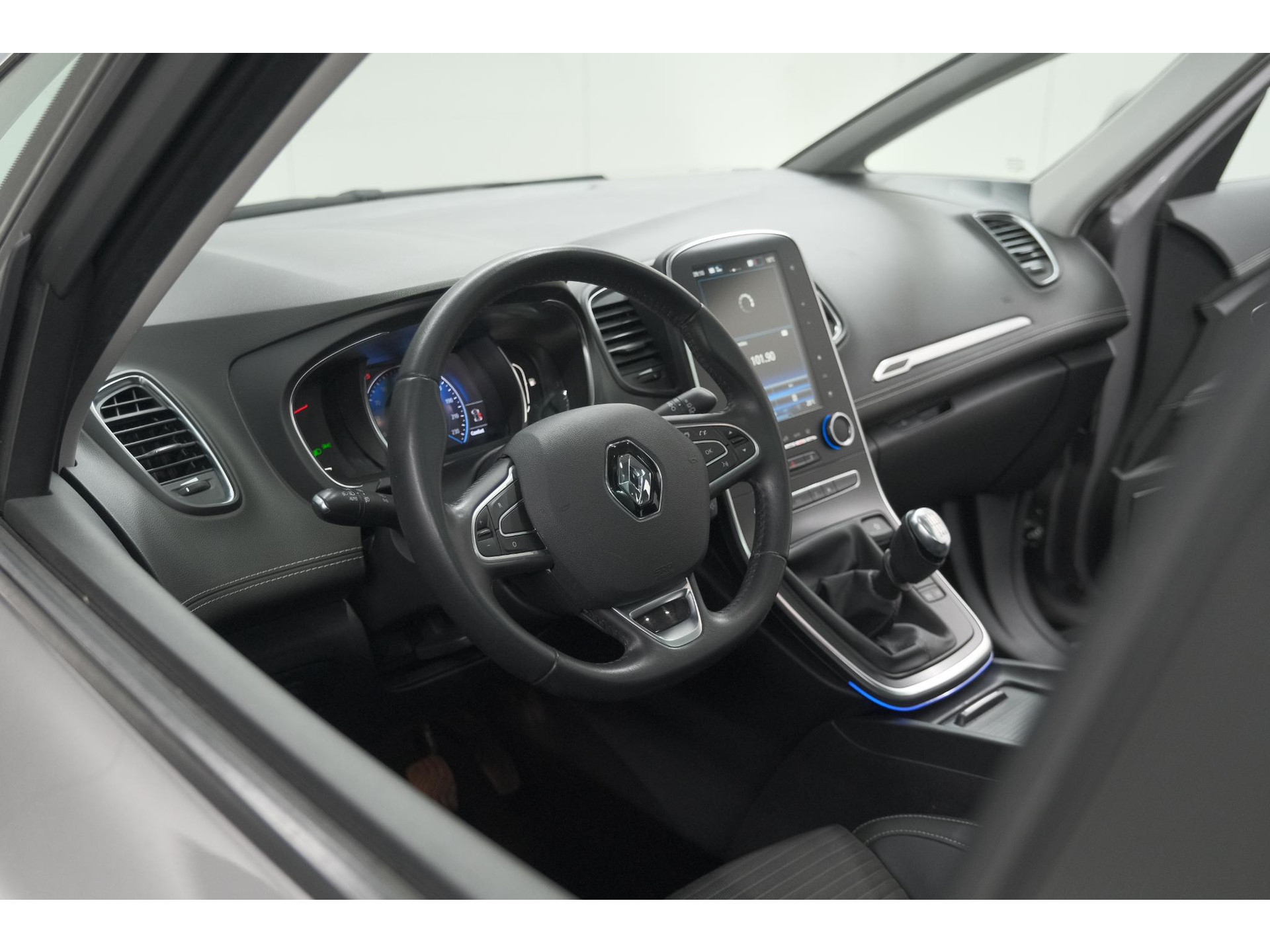 Renault Scénic TCe 130 Intens | Trekhaak | Panoramadak | Camera | Apple Carplay | Dodehoekdetectie