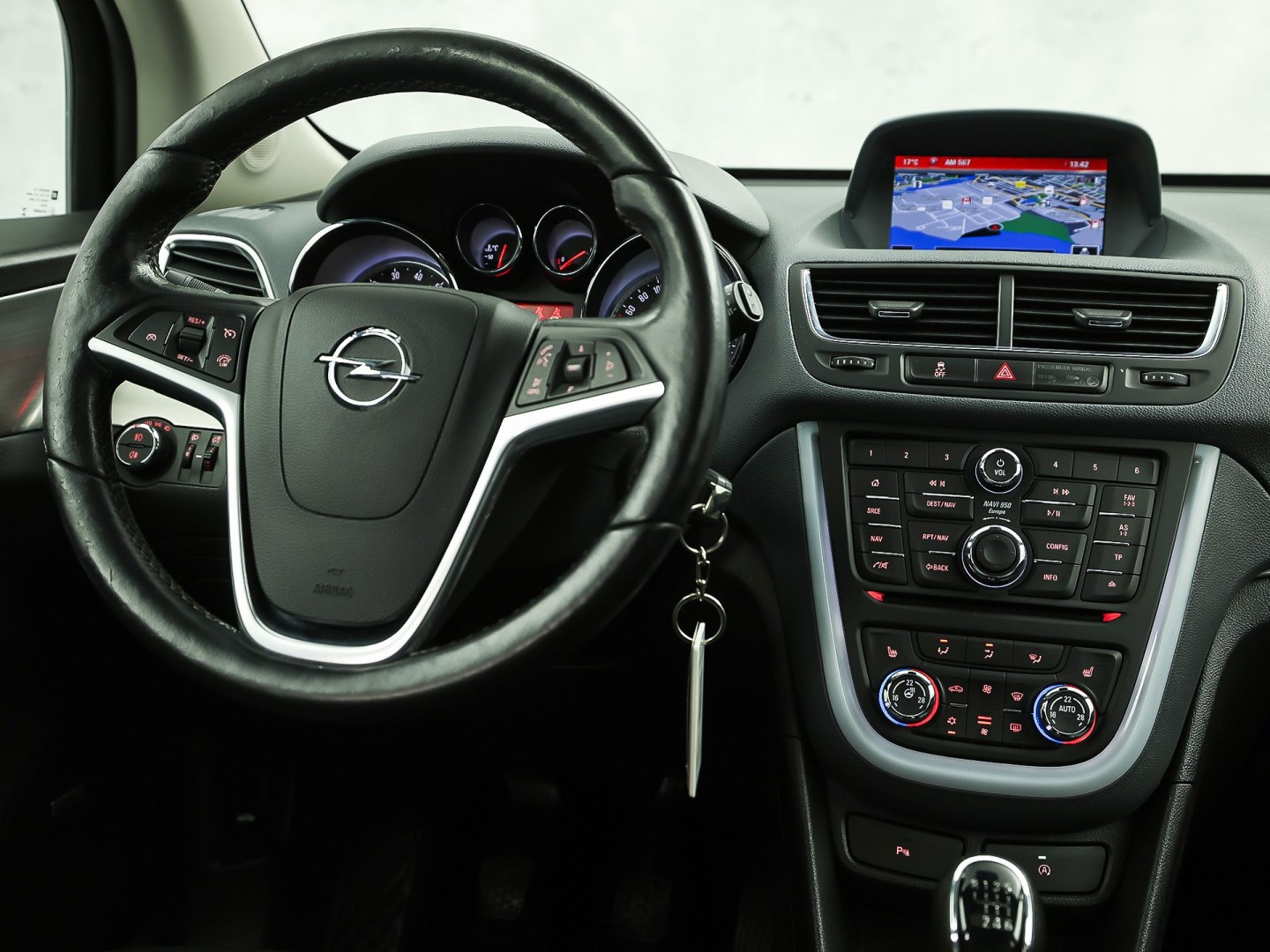 Opel Mokka 1.4 T Cosmo Sport 140Pk (SCHUIFDAK, NAVIGATIE, CLIMATE, STUUR/STOELVERWARMING, SPORTSTOELEN, GETINT GLAS, CAMERA, NIEUWSTAAT)