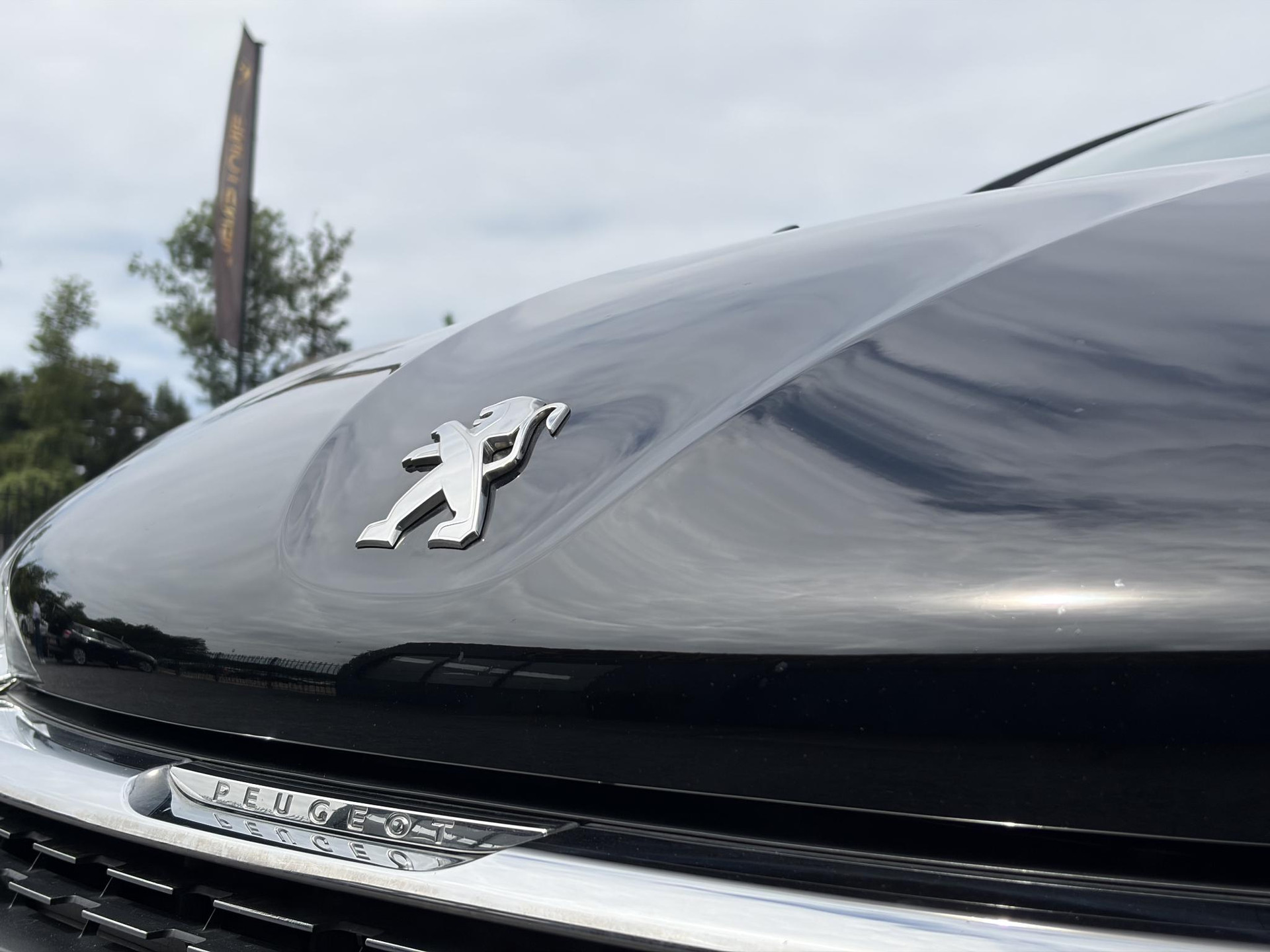 Peugeot 208 1.2 PureTech Allure D-riem vv in 2022,2e Eigenaar,110pk,Dealer Onderhouden,Pano,Carplay,Camera,Clima,Cruise,5 Deurs,Halfleder,Pdc,N.A.P,Lm velgen,Apk tot 05-2027