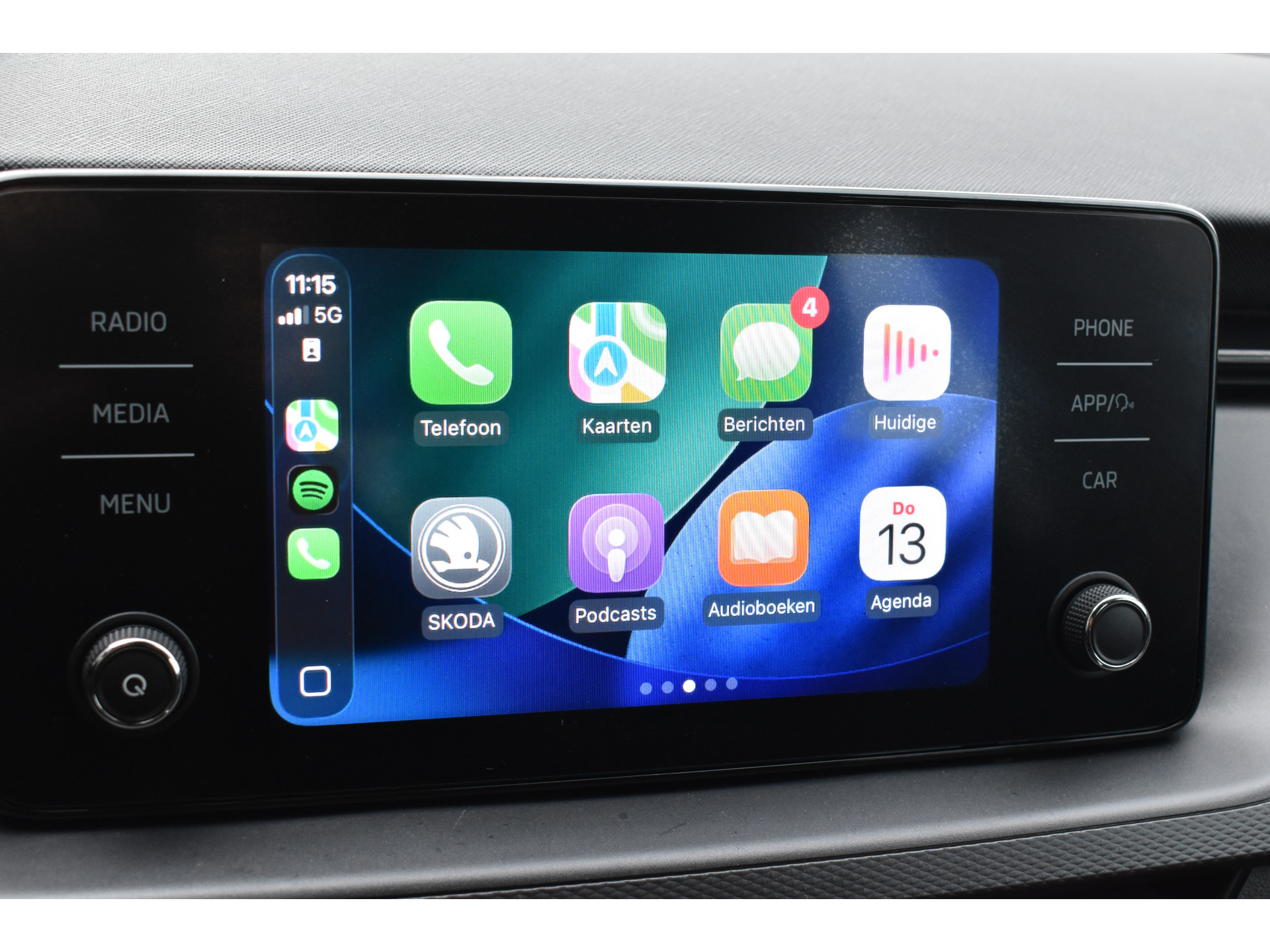 ŠKODA Scala 1.0 TSI Ambition Automaat Carplay Navigatie Front/lane assist Stoelverwarming Parkeer sensoren