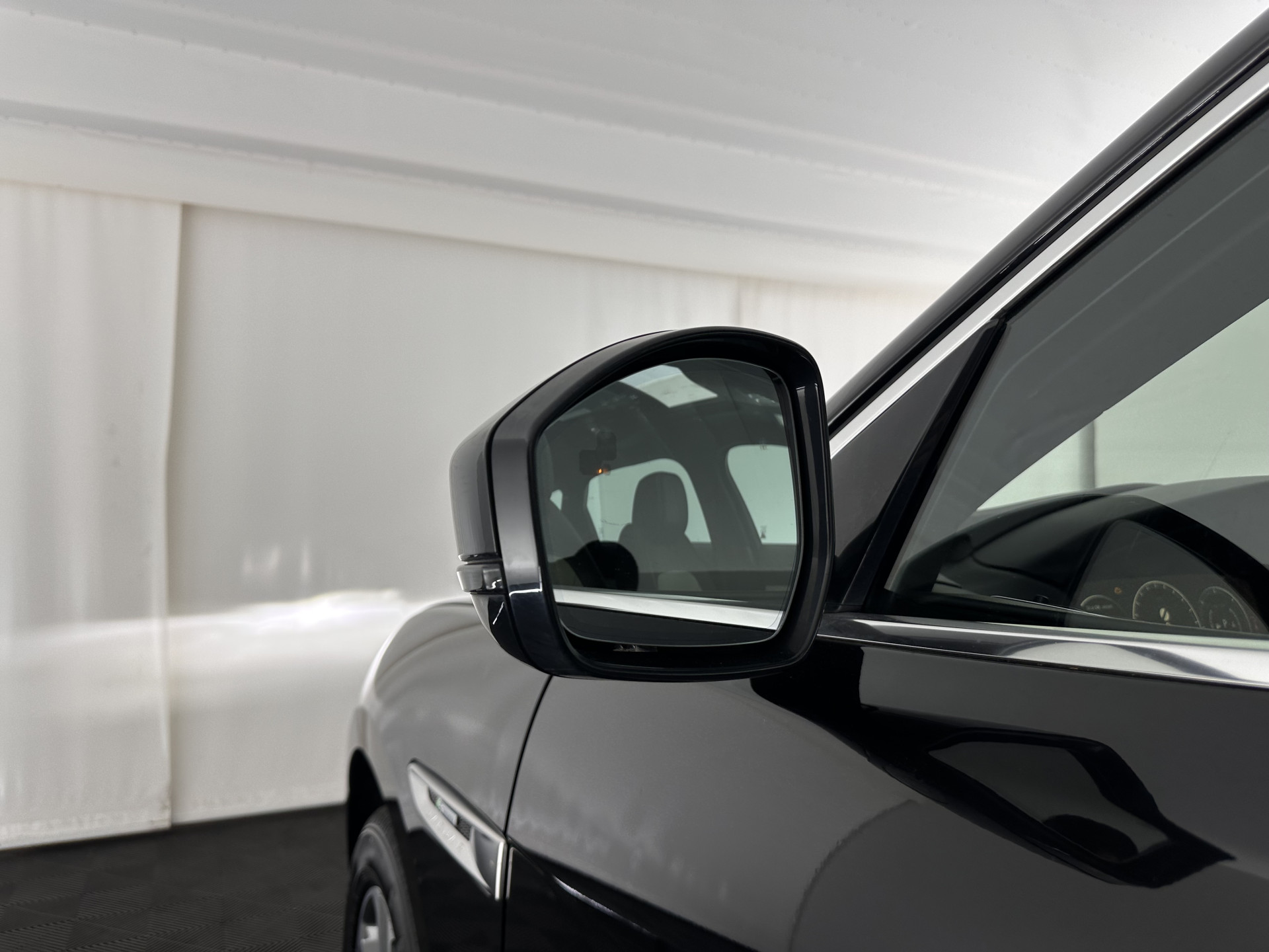 Jaguar F-PACE 3.0 S AWD R-Dynamic Aut *PANO | LEATHER | BLINDSPOT | FULL-LED | MERIDIAN-AUDIO | HEATED-SPORTSEATS | NAVI-FULLMAP | KEYLESS | CAMERA | CARPLAY | SHIFTPADDLES | PDC | LANE-ASSIST | MEMORY-PACK | DIGI-COCKPIT | .