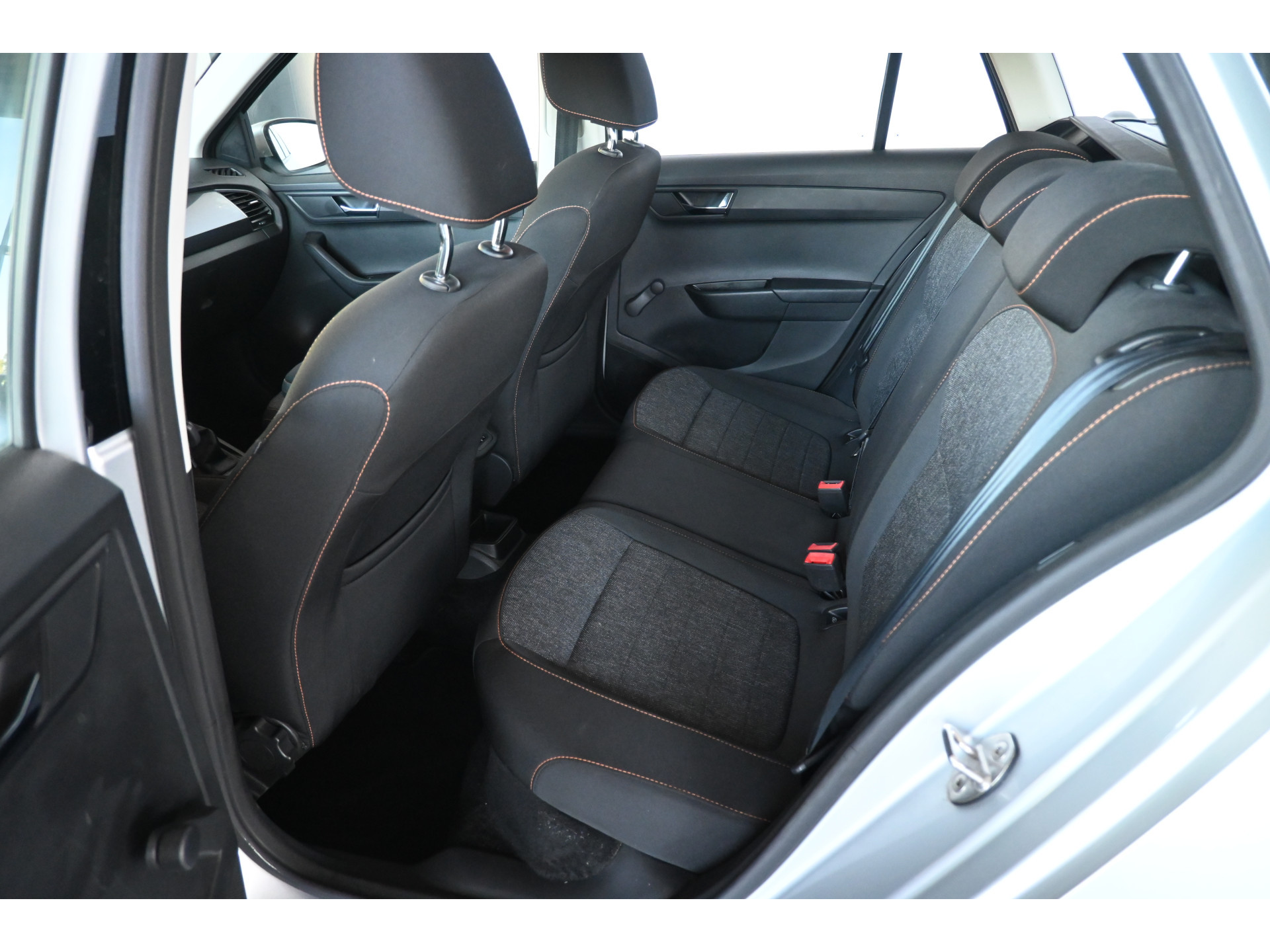 ŠKODA Fabia Combi 1.0 TSI Business Edition Airco Navigatie LED Cruise Control 1e Eigenaar Rijklaarprijs! Inruil Mogelijk!