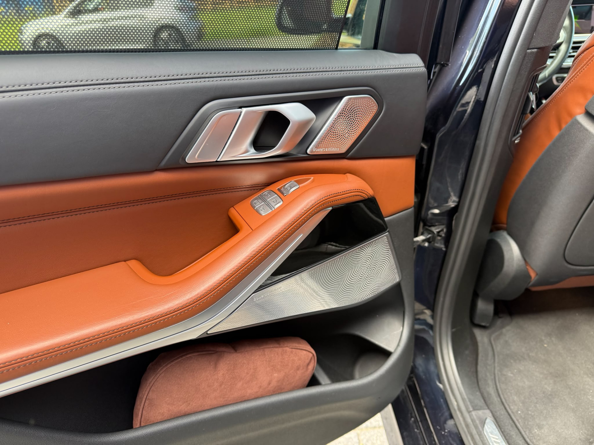 BMW X7 xDrive40i 6p. | 2E EIGENAAR | 3/6/12MND GARANTIE| M-SPORT |PANO | LASER | LED | B&W | MASSAGE | CARPLAY | TREKHAAK | DAB | BOMVOL |