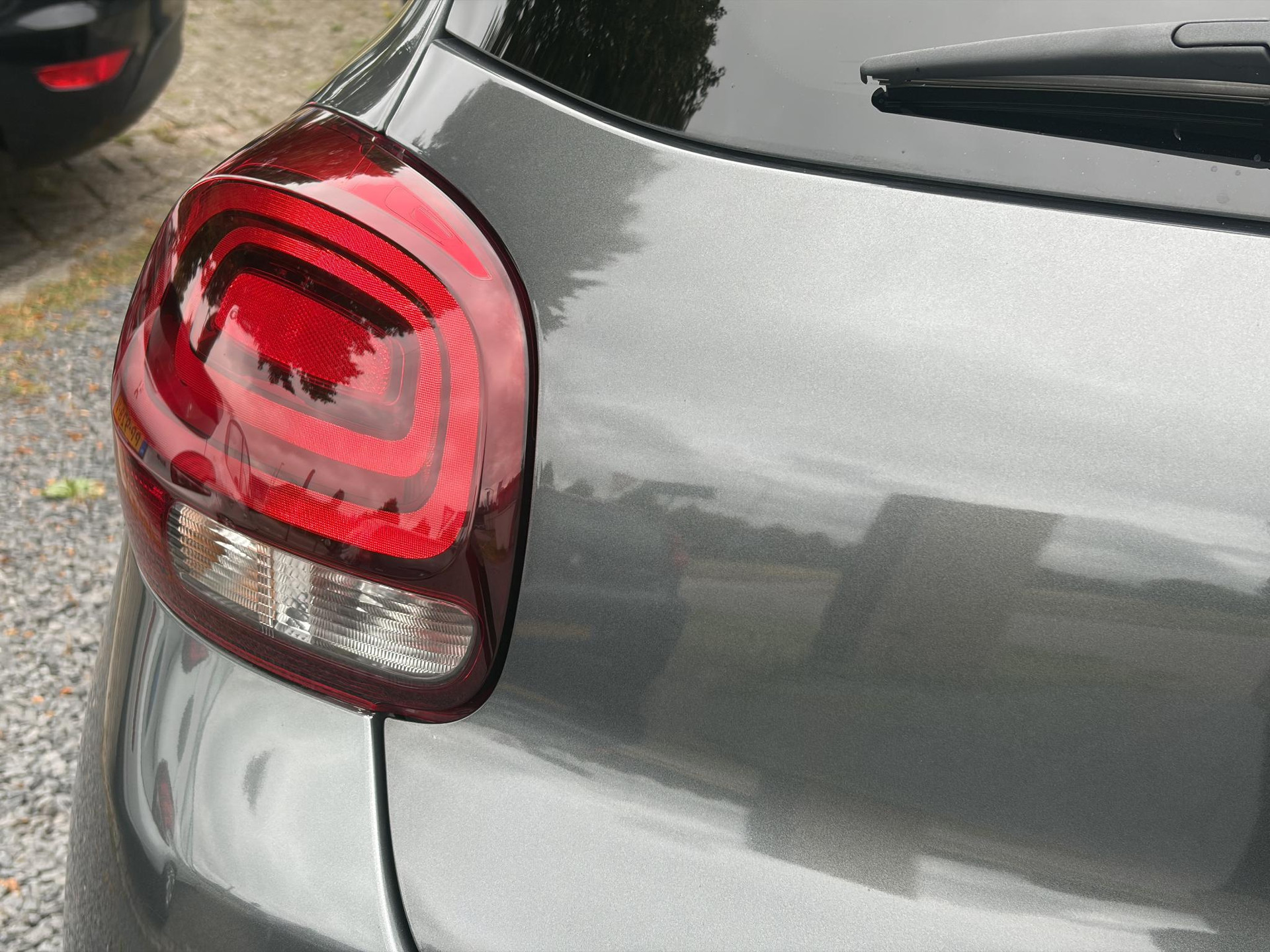 Citroen C3 1.2 PureTech S&S Shine D-riem vv in 08-2026 l 1e Eigenaar l Camera l Carplay l Navi l 110pk l Dealer Onderhouden l Clima l Cruise l 6 Bak l Pdc l Lm velgen l N.A.P l Apk tot 02-2027