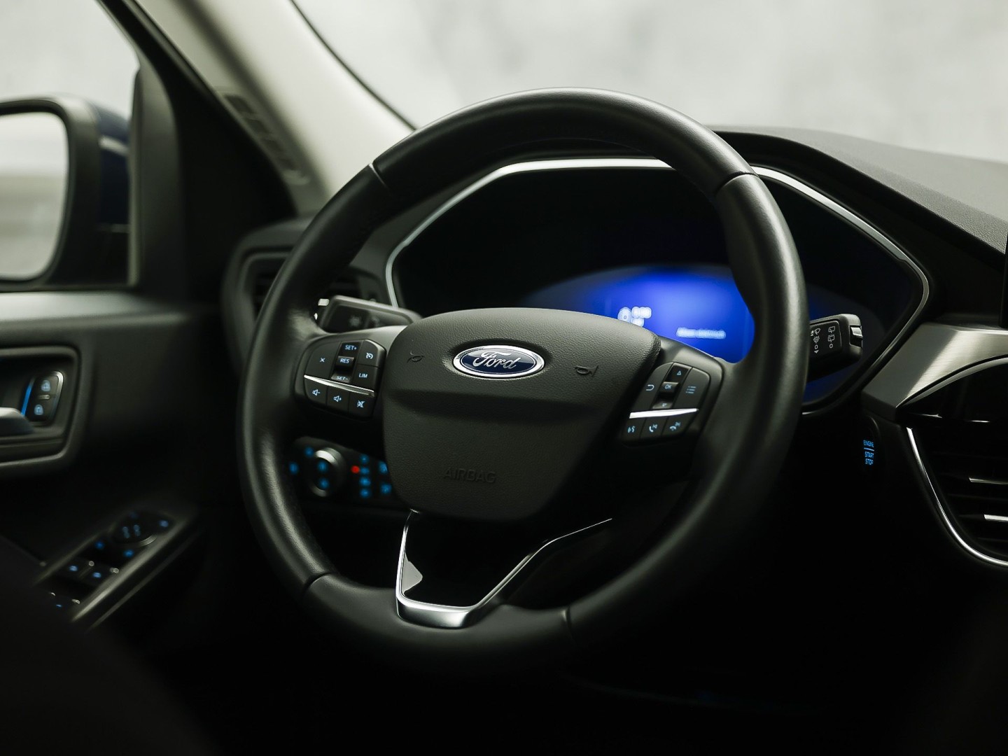 Ford Kuga 2.5 PHEV Titanium 225Pk Automaat (VIRTUAL COCKPIT, APPLE CARPLAY, GROOT NAVI, CAMERA, TREKHAAK, SPORTSTOELEN, KEYLESS, CRUISE, LANE ASSIST, NIEUWSTAAT)