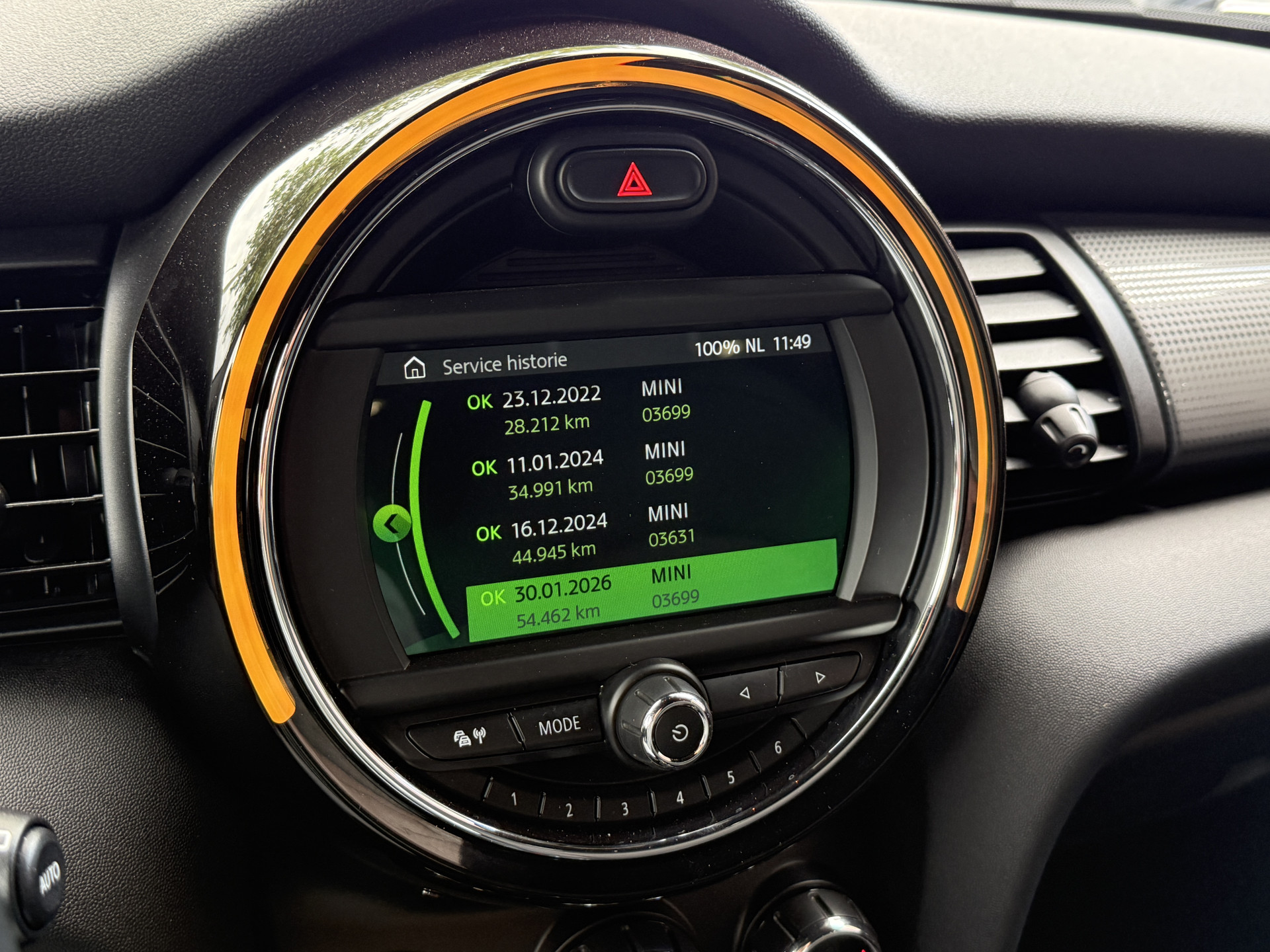 MINI 5-Deurs 1.5 Cooper Pepper | Keyless | Dealeronderhouden | All-Season