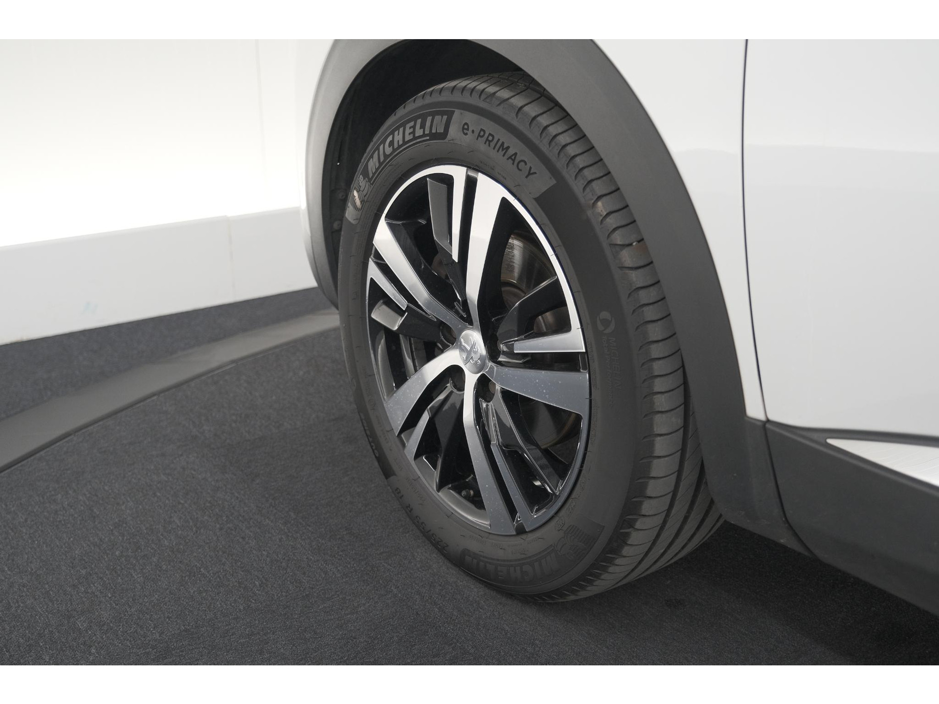 Peugeot 5008 PureTech 130 EAT8 GT-Line | Schuif-/Kanteldak | Trekhaak | Elektrische Kofferklep | Camera