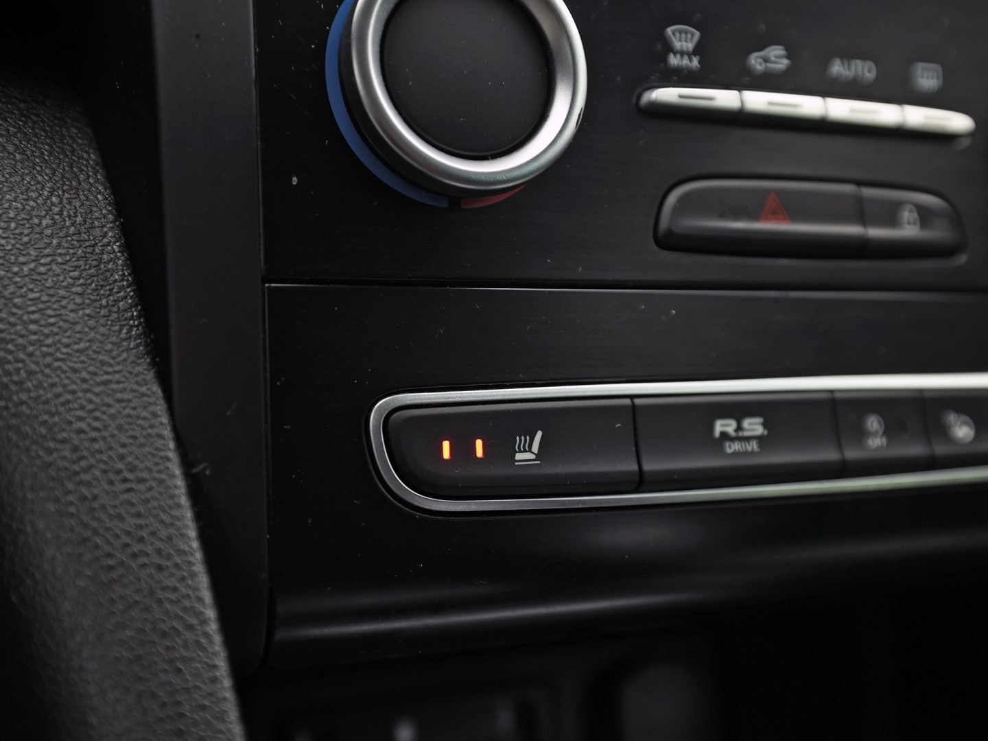Renault Mégane Estate 1.6 TCe GT 205Pk Automaat (VIRTUAL COCKPIT, GROOT NAVI, KUIPSTOELEN, HEAD-UP DISPLAY, CAMERA, ADAPTIVE CRUISE, BOSE, STOELVERWARMING, NIEUWSTAAT)