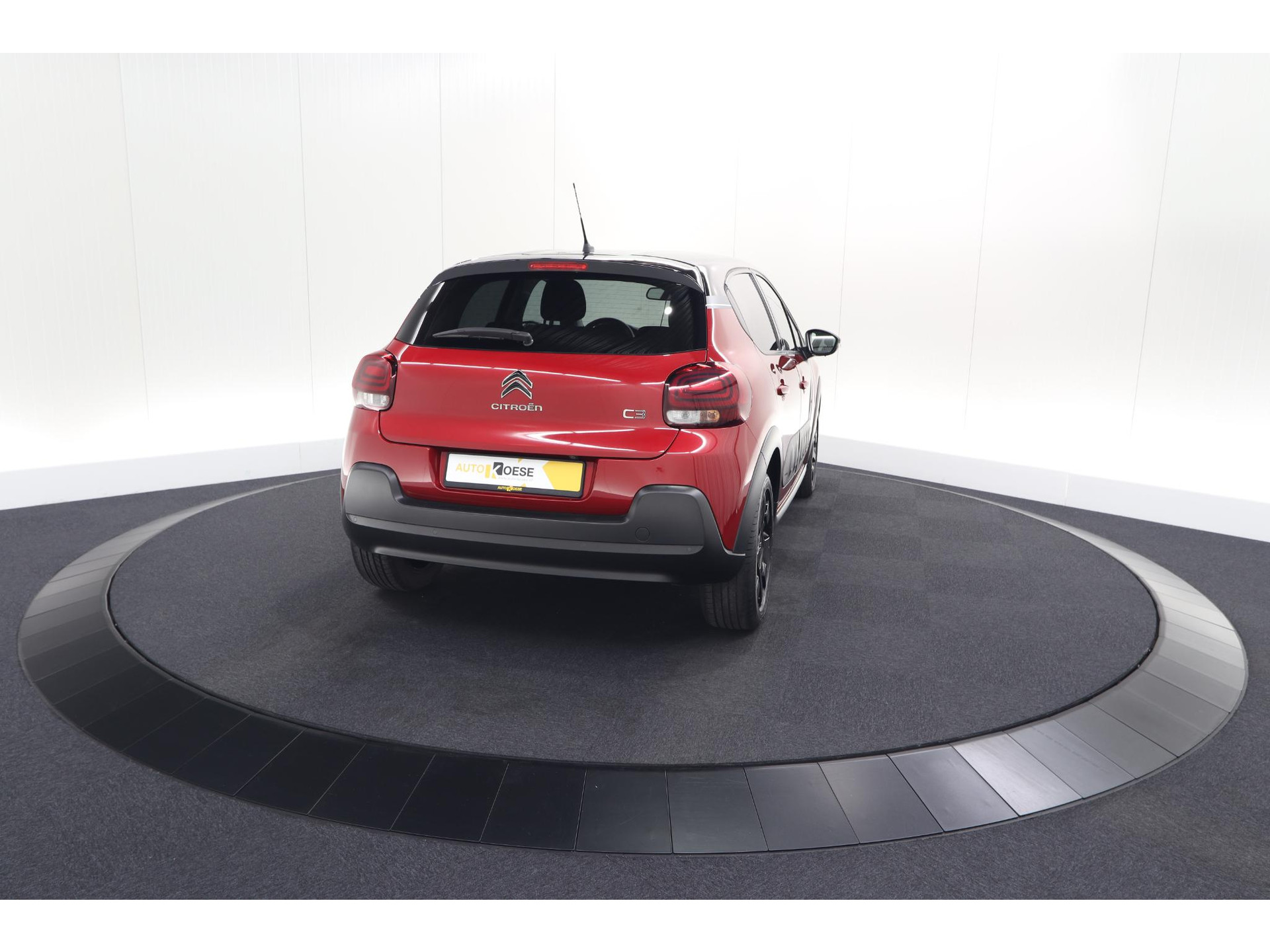 Citroen C3 PureTech 82 S&S Shine | Camera | Apple Carplay | Parkeersensoren | 16 Inch Velgen