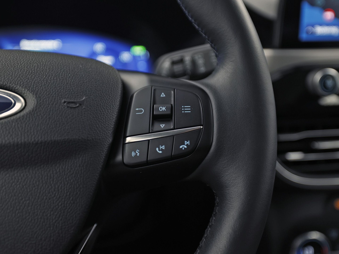 Ford Kuga 2.5 PHEV Titanium X 225Pk Automaat (SOH 87,6%, VIRTUAL COCKPIT, APPLE CARPLAY, STUUR/STOELVERWARMING, KEYLESS, SPORTSTOELEN, CAMERA, TREKHAAK, NIEUWSTAAT)
