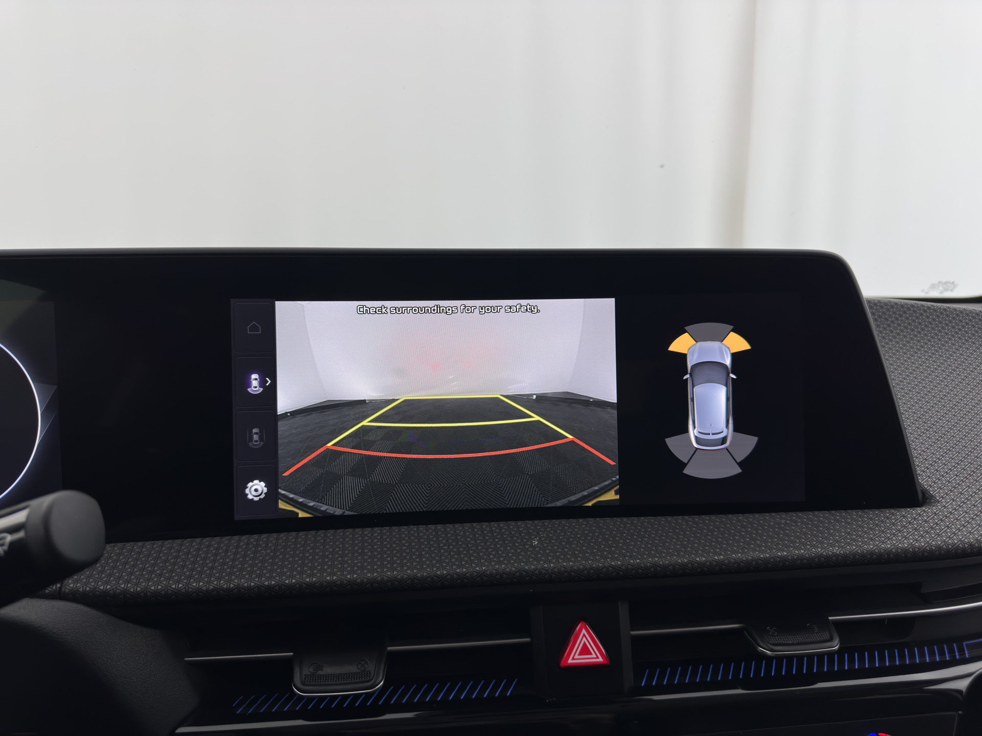 Kia EV6 Plus 77.4 kWh [ 3-Fase ] SOH100% (INCL-BTW) Aut. *LEATHER | ADAPTIVE-CRUISE | DIGI-COCKPIT | MERIDIAN-AUDIO | MEMORY-PACK | FULL-LED | KEYLESS | CAMERA | DAB | BLIND-SPOT | NAVI-FULLMAP | PRIVACY-GLASS | AMBIENT-LIGH