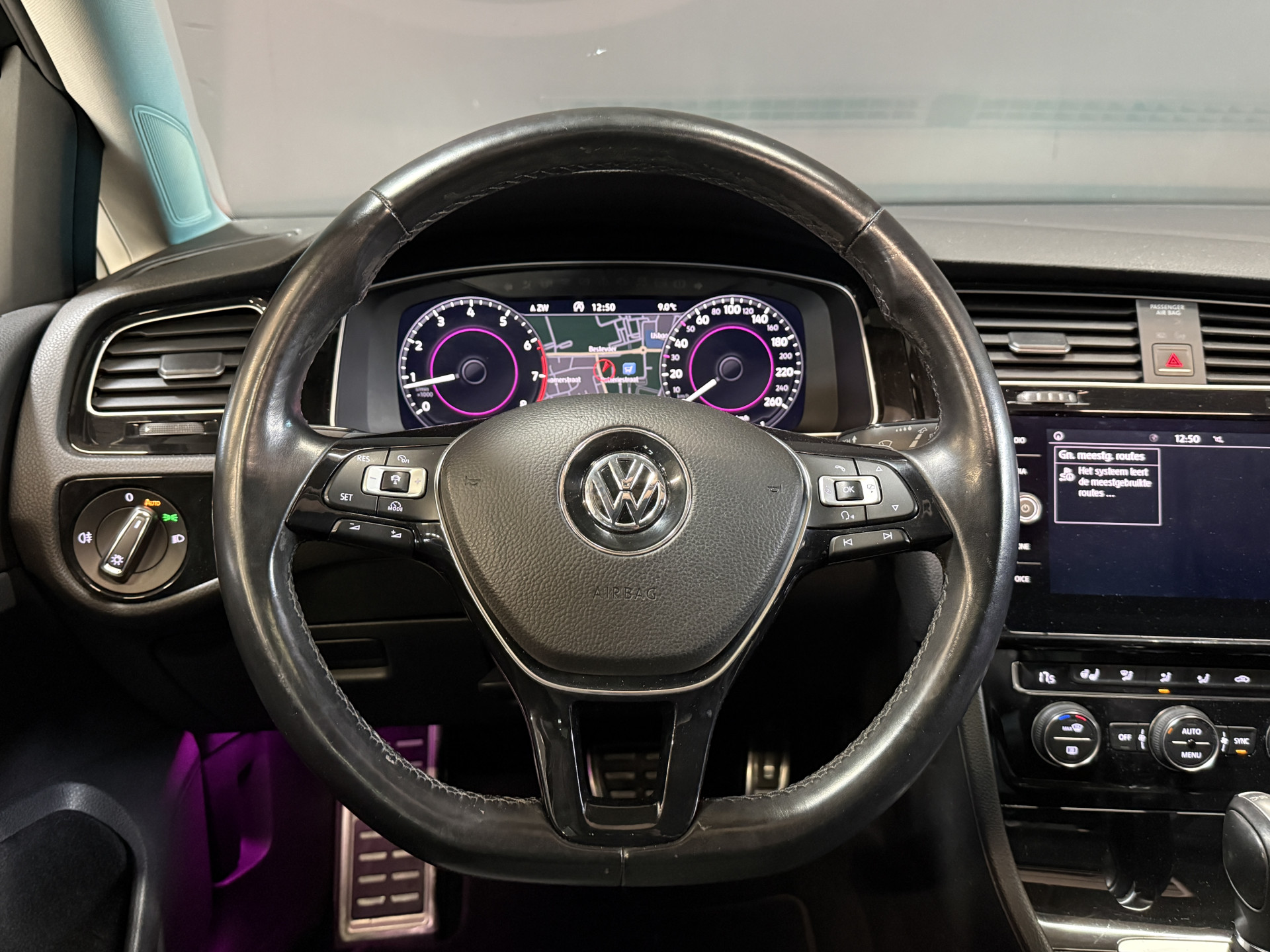 Volkswagen Golf 1.5 TSI Highline Business R | Distr.riem vv 207.000km | Stoel/Stuurverw. | Panoramadak |