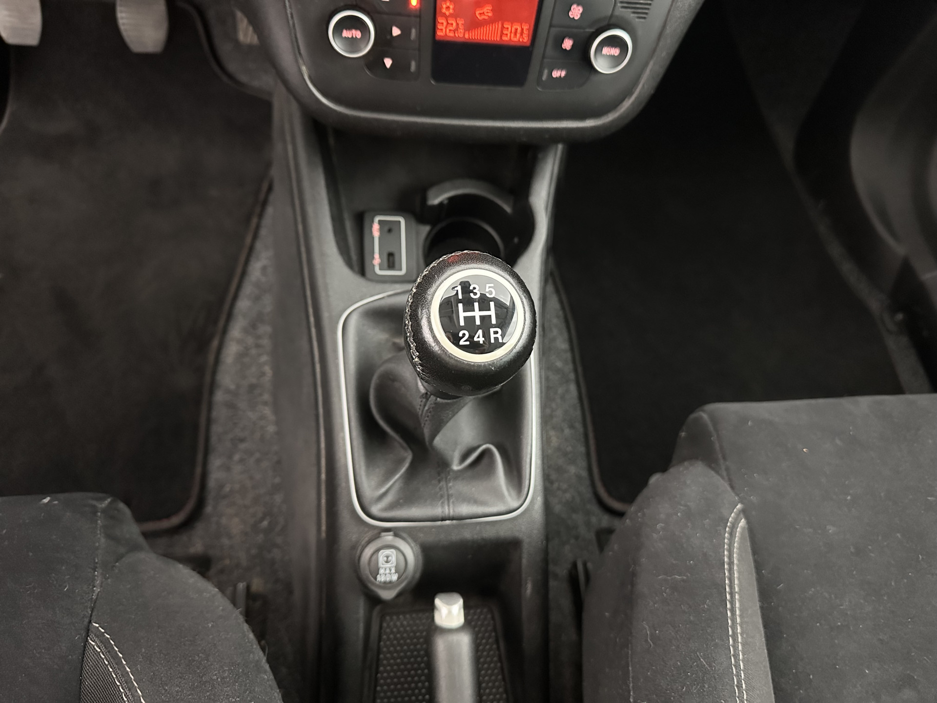 Fiat Punto Evo 1.3 M-Jet Lounge *SPORT-SEATS | MICROFIBRE | ECC | PDC | CRUISE | PRIVACY-GLASS | 15''ALU*