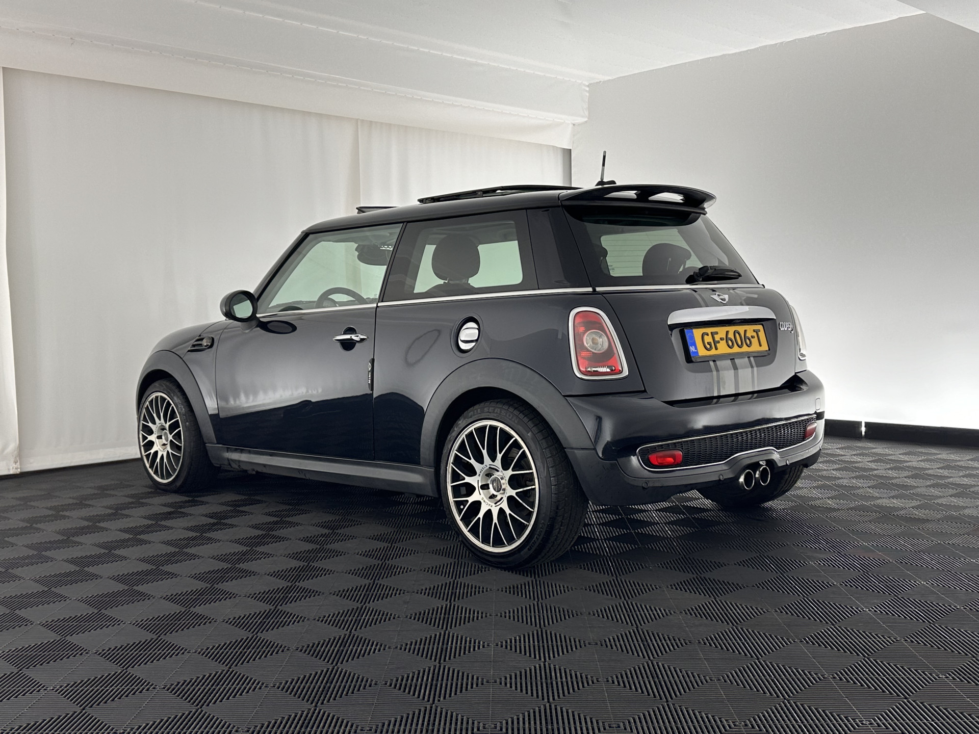MINI Mini 1.6 Cooper S Chili-Pack ! STORING OLIEDRUK-OILPRESSURE FAULT ! Aut. *PANO | FULL-LEATHER | BI-XENON | SPORT-SEATS | NAVI-FULLMAP | ECC | HEATED-SEATS | SHIFT-PADDLES | PDC | CRUISE | 17''ALU*