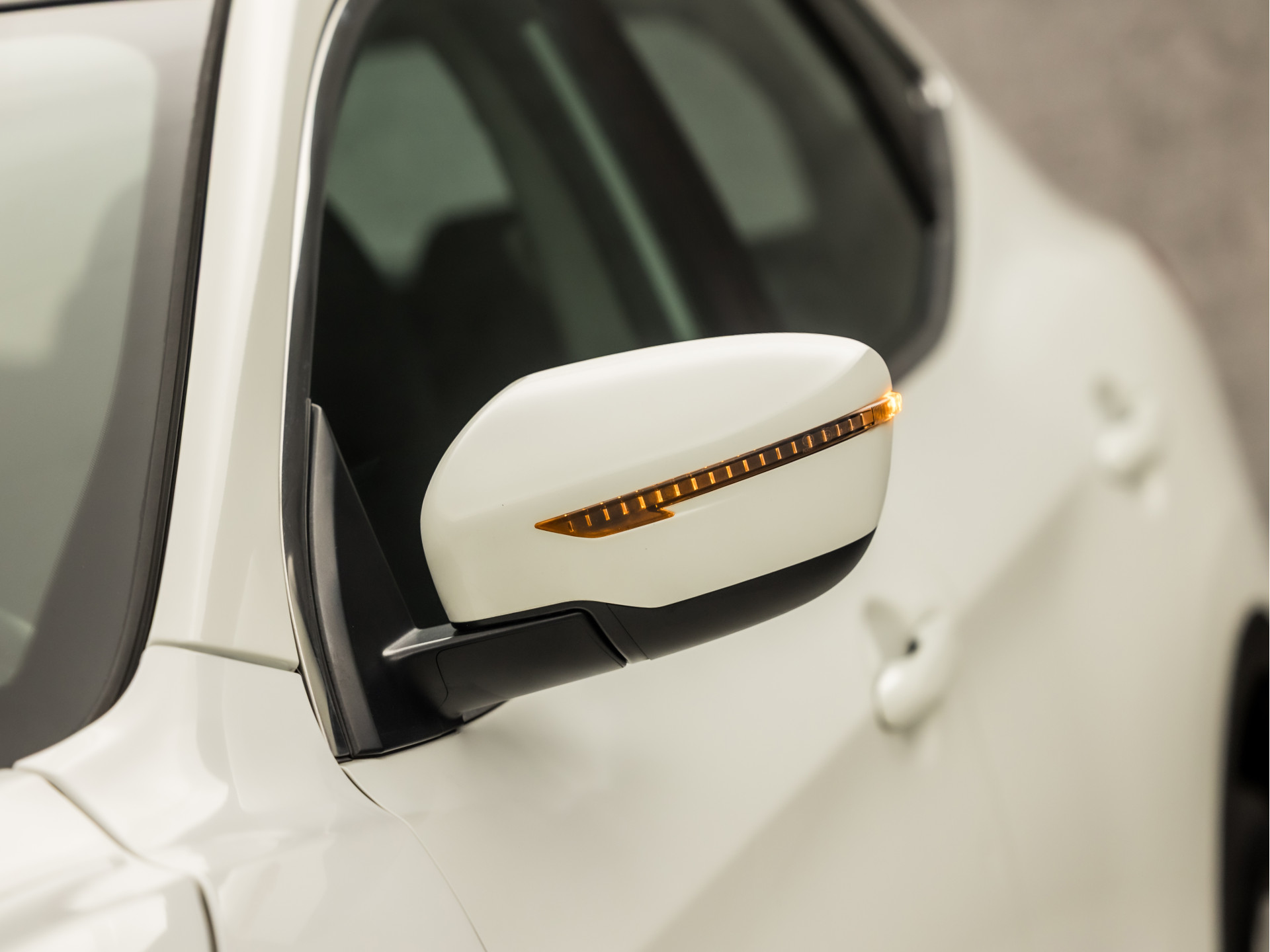 Nissan Qashqai 1.2 Acenta Sport (NAVIGATIE, CLIMATE, STOELVERWARMING, CAMERA, SPORTSTOELEN, PARKEERSENSOREN, CRUISE, NIEUWE APK, NIEUWSTAAT)