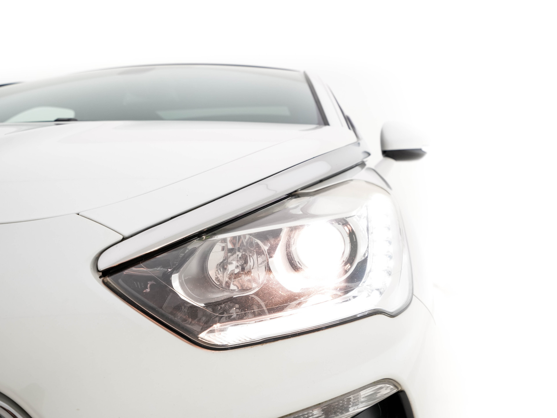 Citroën DS5 2.0 Hybrid4 Business Executive Aut. *PANO | TWO-TONE-LEATHER | MEMORY-PACK | NAVI-FULLMAP | XENON | KEYLESS | CAMERA | HEAD-UP | MASSAGE-SEAT | CRUISE | SPORT-SEATS | 17"ALU*