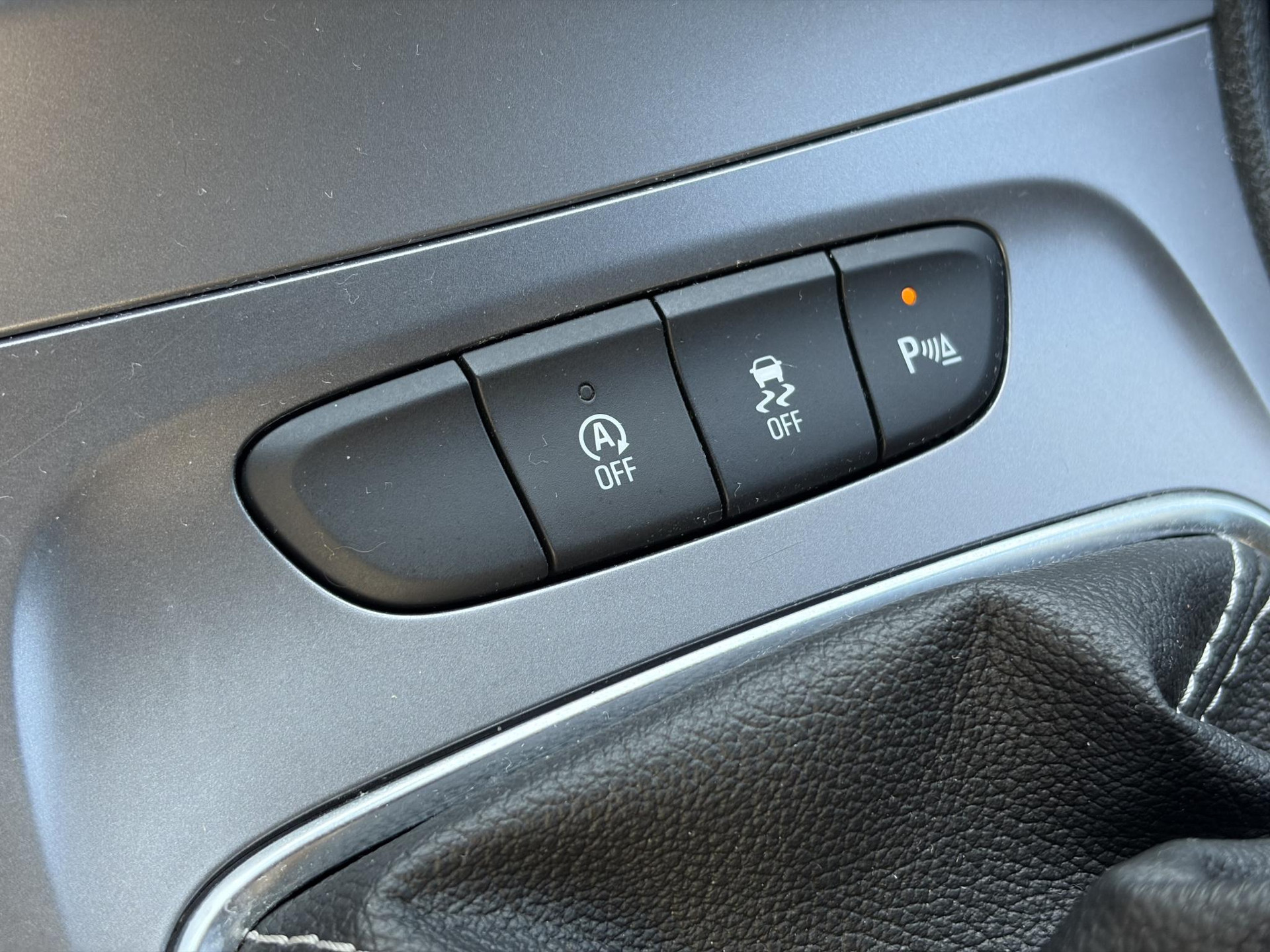 Opel Astra 1.4 Black Edition 2e Eigenaar,Carplay,150pk,Navi,6 Bak,Airco,Cruise,Lm velgen,Pdc,N.A.P,Apk tot 10-2027