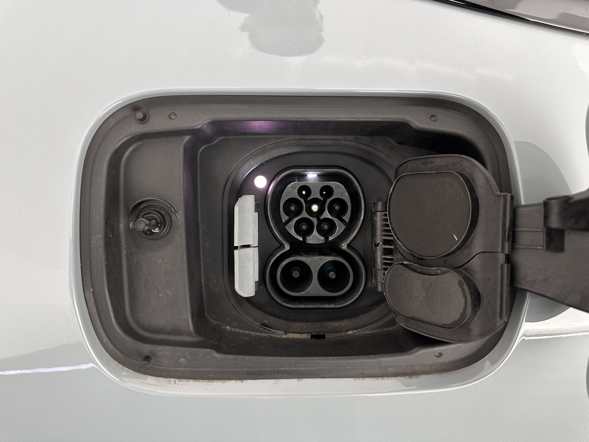 BMW i4 eDrive40 84 kWh M-Sport *M50 JAHRE* [ 3-Fase-11 kW ] {SOH-96%} (INCL-BTW) *LEATHER-ALCANTARA | FULL-LED | ADAPTIVE-CRUISE | HEATED-SPORTSEATS | CAMERA | DAB | DIGI-COCKPIT | NAVI-FULLMAP | AMBIENT-LIGHT | ECC | PDC | CARPLAY | KEYLESS | SHIFTPADDLE