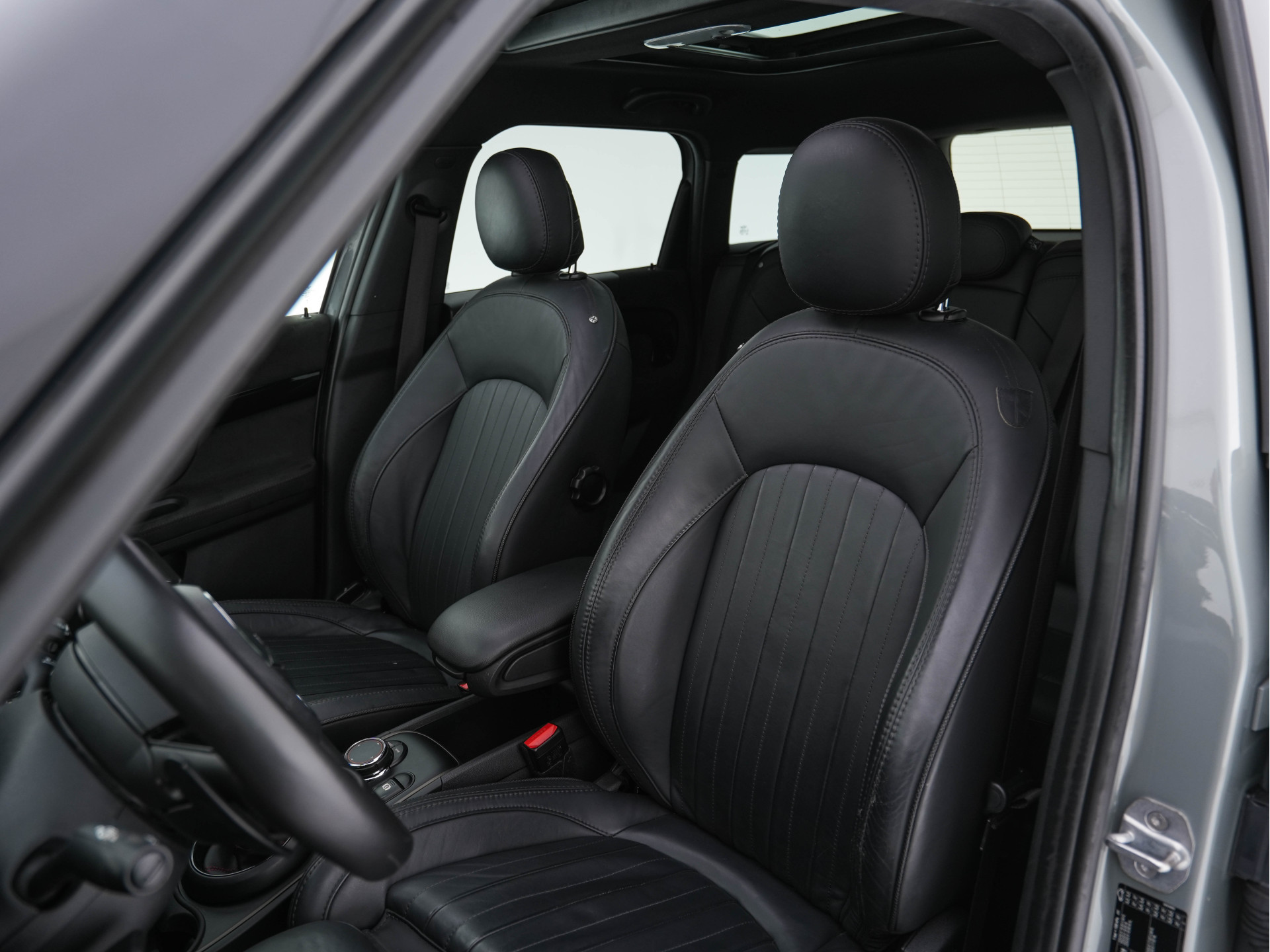 MINI Mini Countryman 2.0 Cooper S Knightsbridge Edition JCW-Sportpack Aut. *PANO |  LEATHER | FULL-LED | HARMAN/KARDON-AUDIO | HEATED-SPORTSEATS | KEYLESS | CAMERA | AMBIENT-LIGHT | NAVI-FULLMAP | HEAD-UP | PRIVACY-GLASS | SHIFT-PADDLES | 18''ALU*