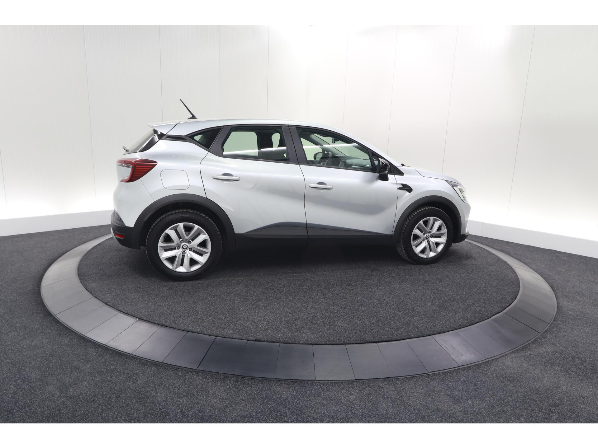 Renault Captur TCe 90 Evolution | Parkeersensoren | Navigatie | Allseason Banden | Apple Carplay