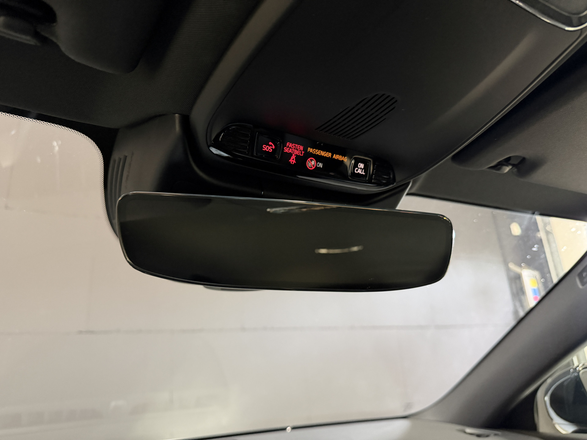 Volvo V60 2.0 T8 Recharge AWD R-Design | Elektr. trekhaak | Camera | Stoel/stuurverwarming | Carplay | Adaptive cruise