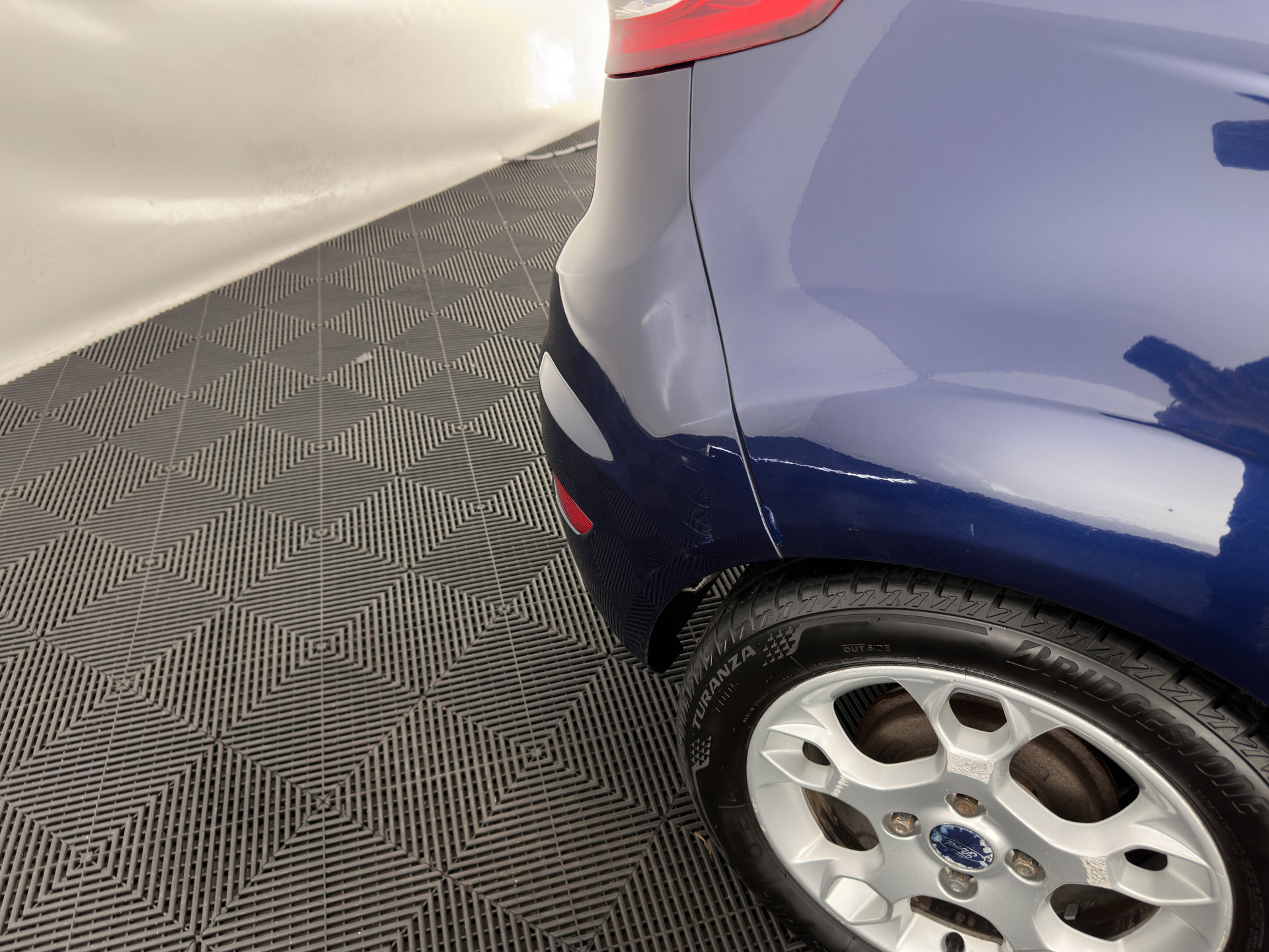 Ford Fiesta 1.6 TDCi ECOnetic Titanium *LEATHER-FABRIC | NAVI-FULLMAP | HEATED-COMFORTSEATS | ECC | PDC | CRUISE | PRIVACY-GLASS | 14''ALU*