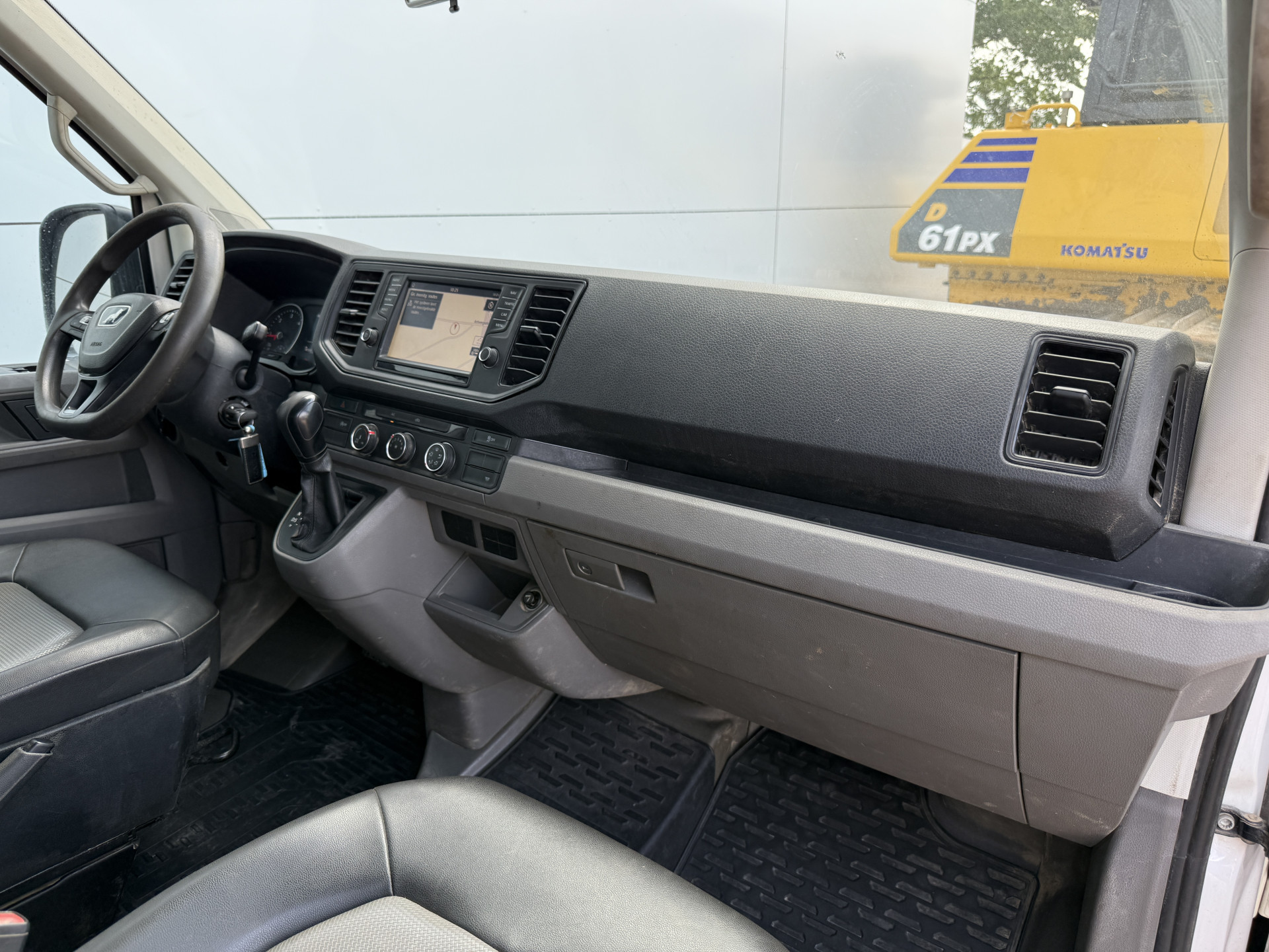 Volkswagen Crafter 3.140 2.0 TDI Automaat Open Laadbak Kist Dubbele cabine 6-persoons Airco Trekhaak Navigatie Carplay Pritische Pickup Open Box