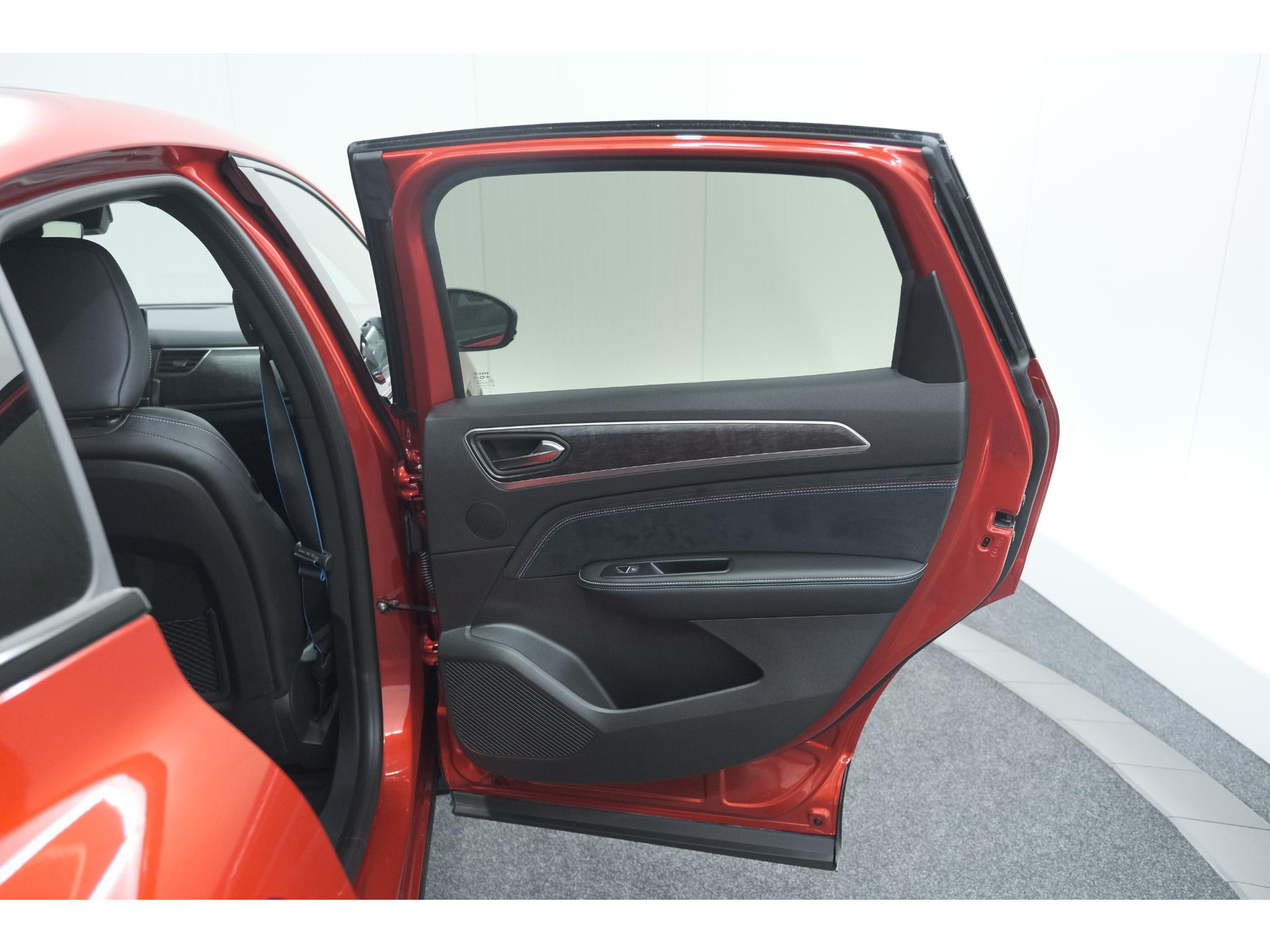 Renault Arkana 1.6 E-Tech hybrid 145 Esprit Alpine | Rondom Camera | Adaptieve Cruise Control | Pack Winter | Dodehoekdetectie