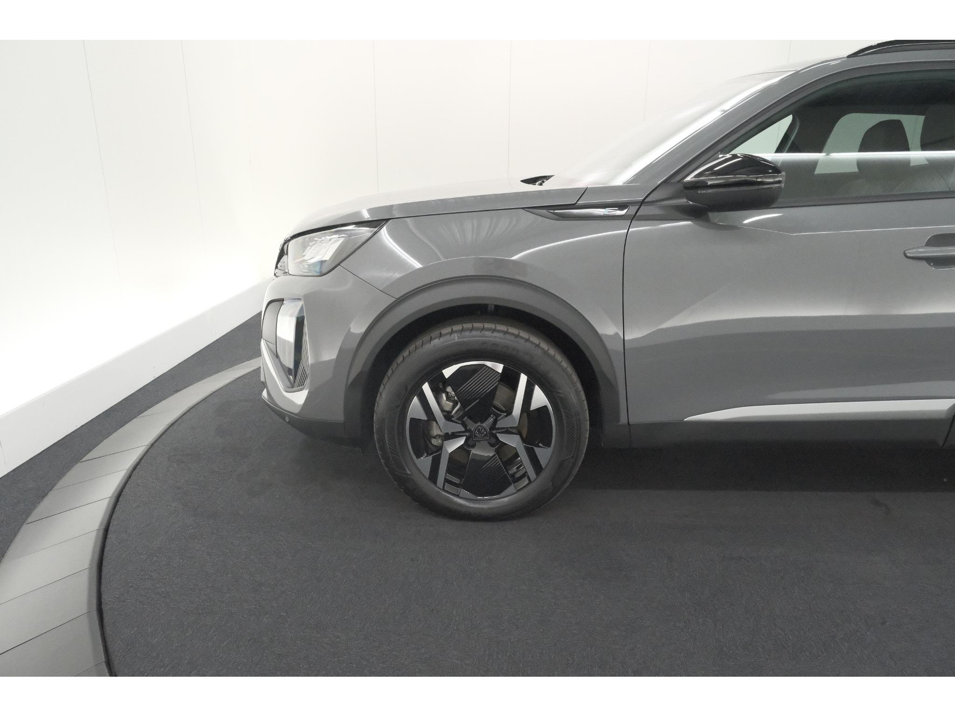 Peugeot e-2008 EV Allure 54 kWh | 97,2% SOH | 11 KW Lader | Apple Carplay | Parkeersensoren