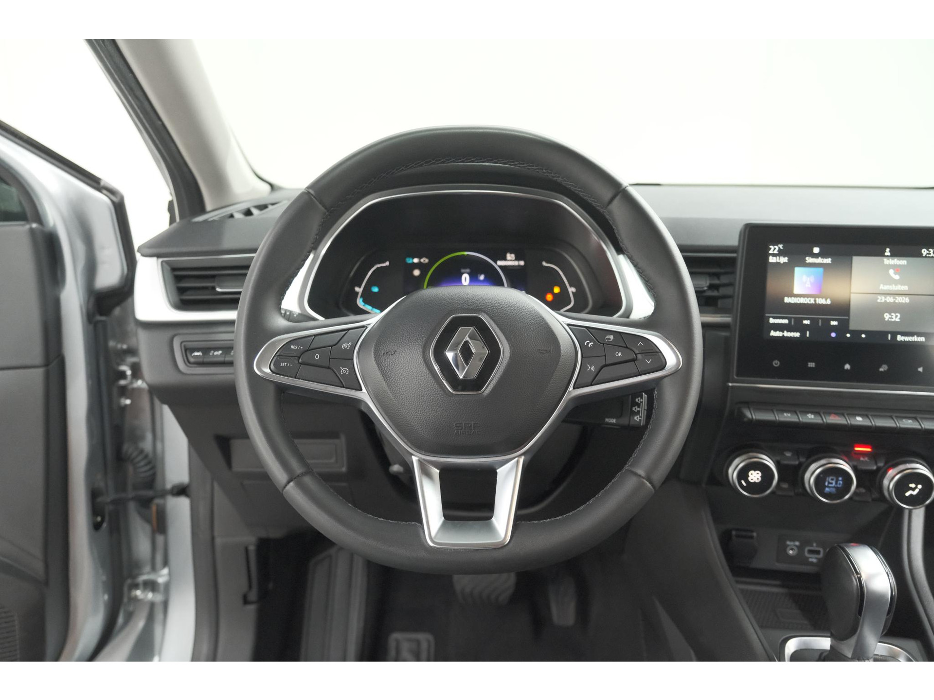 Renault Captur 1.6 E-Tech full hybrid 145 techno | Camera | Parkeersensoren | Climate control | Keyless