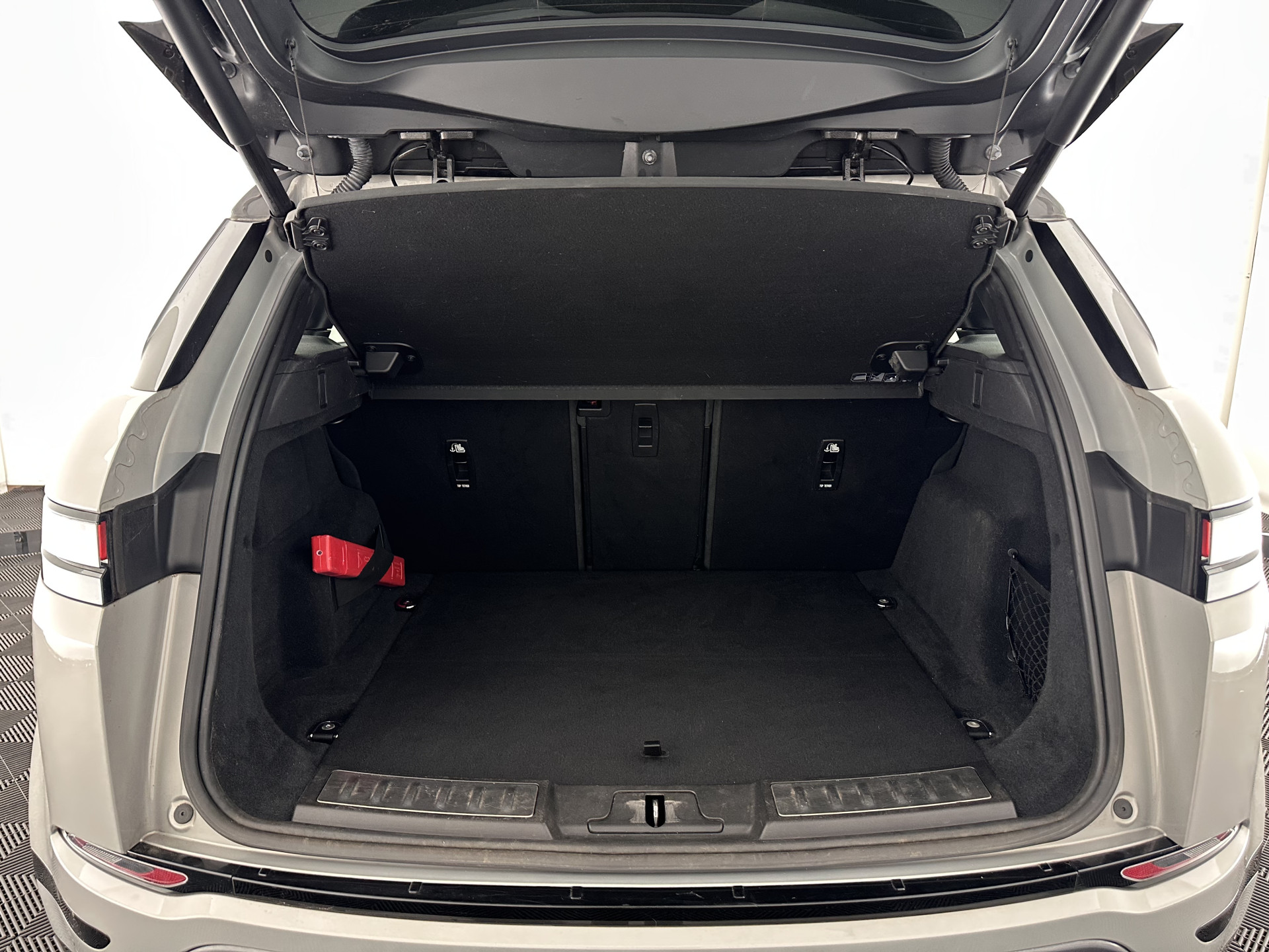 Land Rover Range Rover Evoque 2.0 D180 AWD SE (INCL-BTW) Aut. *LEATHER | FULL-LED | HEATED-COMFORTSEATS | NAVI-FULLMAP | SHIFTPADDLES | CAMERA | ECC | CARPLAY | PDC | CRUISE | 18''ALU*