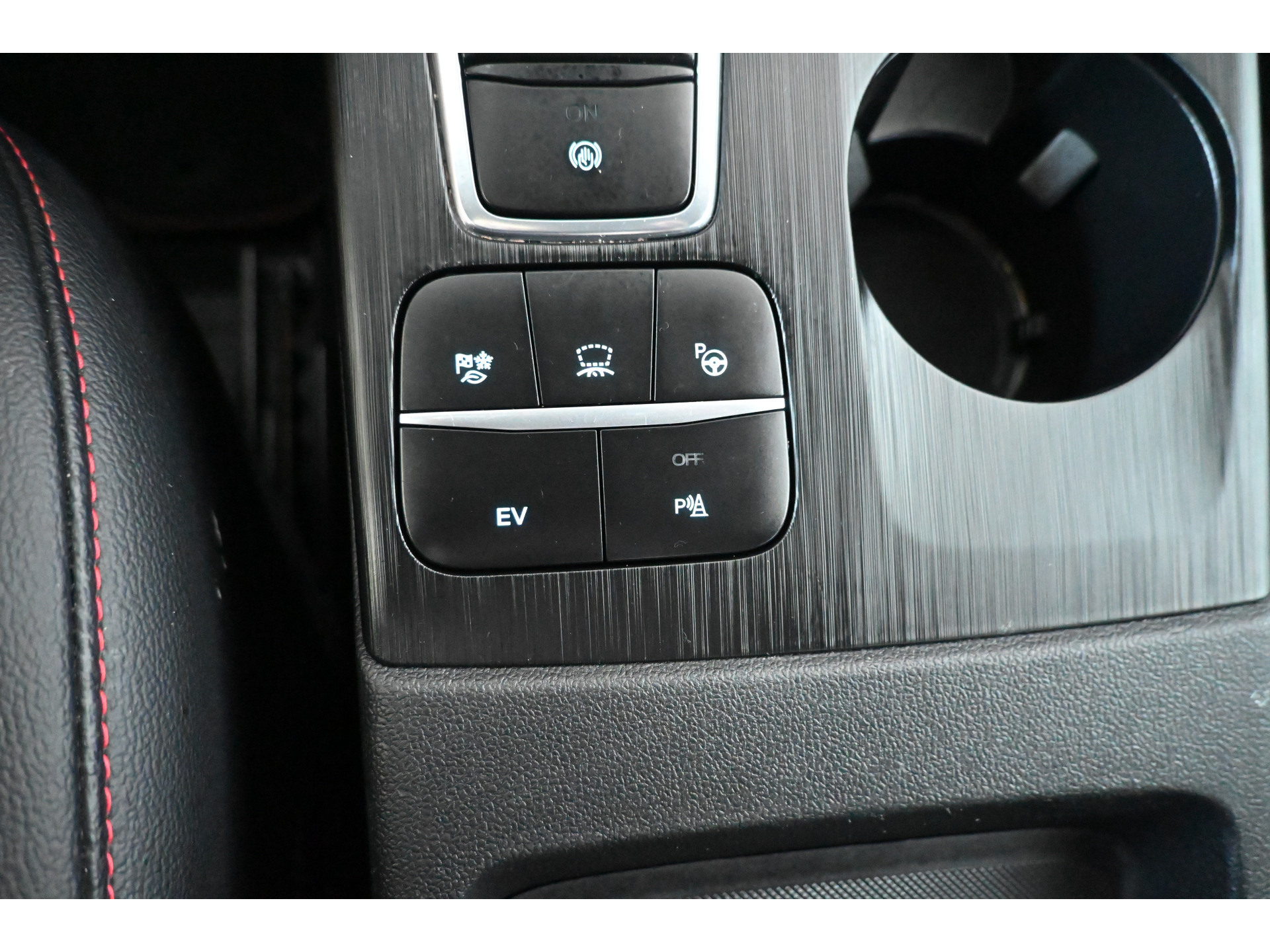 Ford Kuga 2.5 PHEV Vignale Automaat Navigatie Stoelverwarming Head Up! LED Camera Rijklaarprijs! Inruil Mogelijk!
