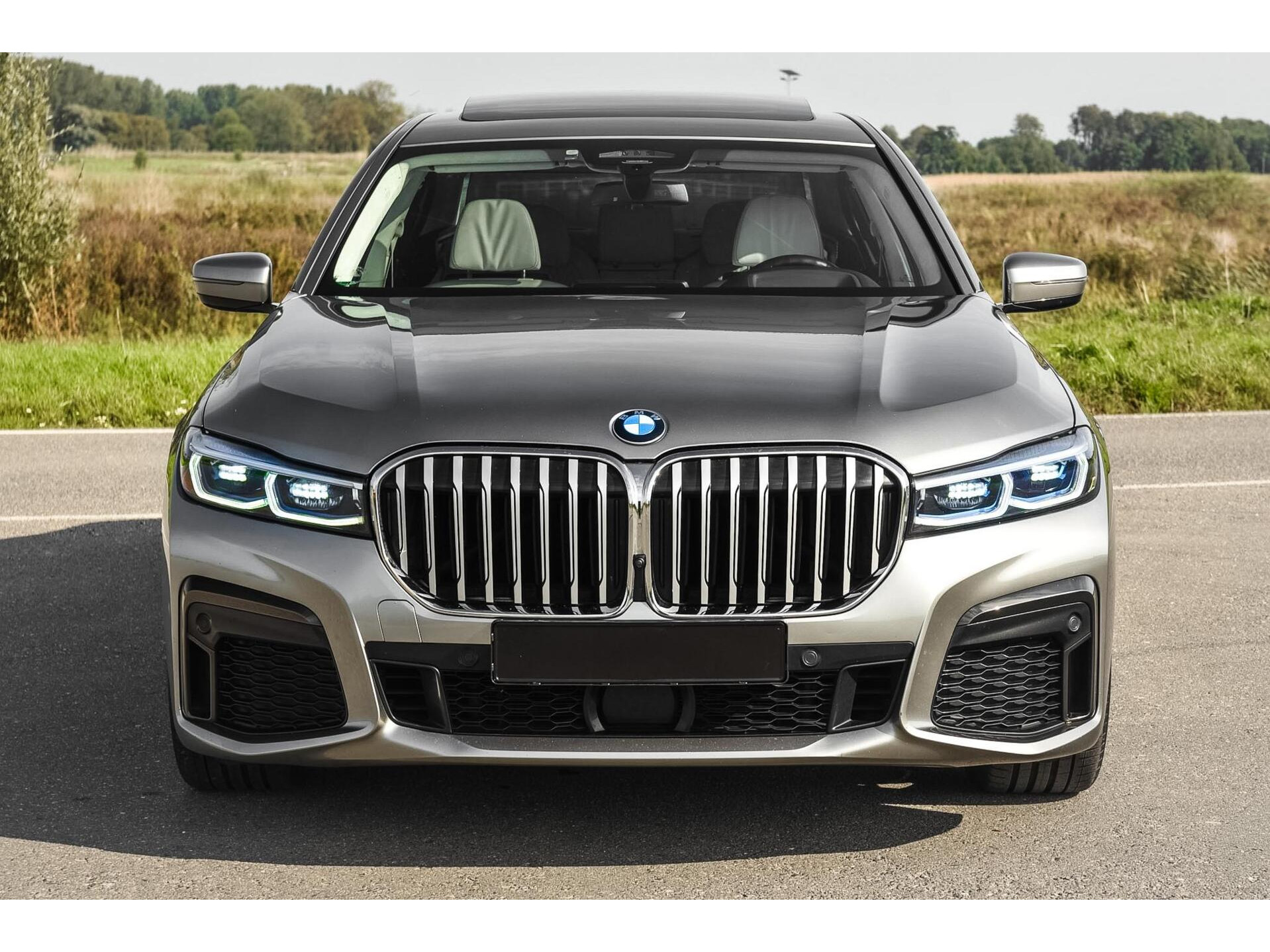 BMW 745Le High Executive | M Sport | Massage | Lounge