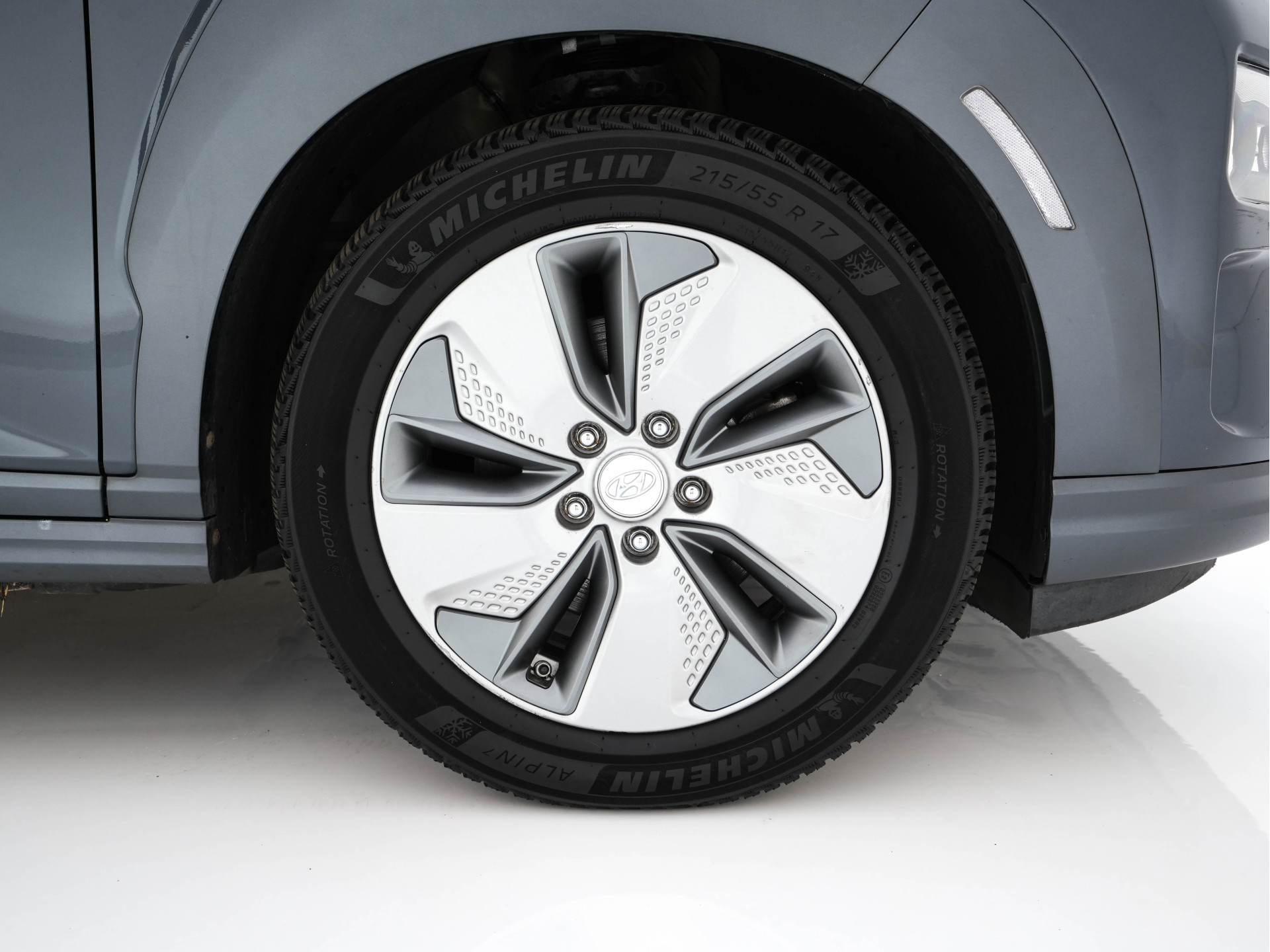 Hyundai Kona EV Premium 64 kWh ( Fase-3 ) { SOH-96%) (INCL-BTW) *AUT | HEAT-PUMP | NAVI-FULLMAP | KEYLESS | CAMERA | DAB | ECC | PDC | ADAPTIVE-CRUISE | CCS-FASTLOADER | LANE-ASSIST | HEATED-COMFORTSEATS | 17''ALU*