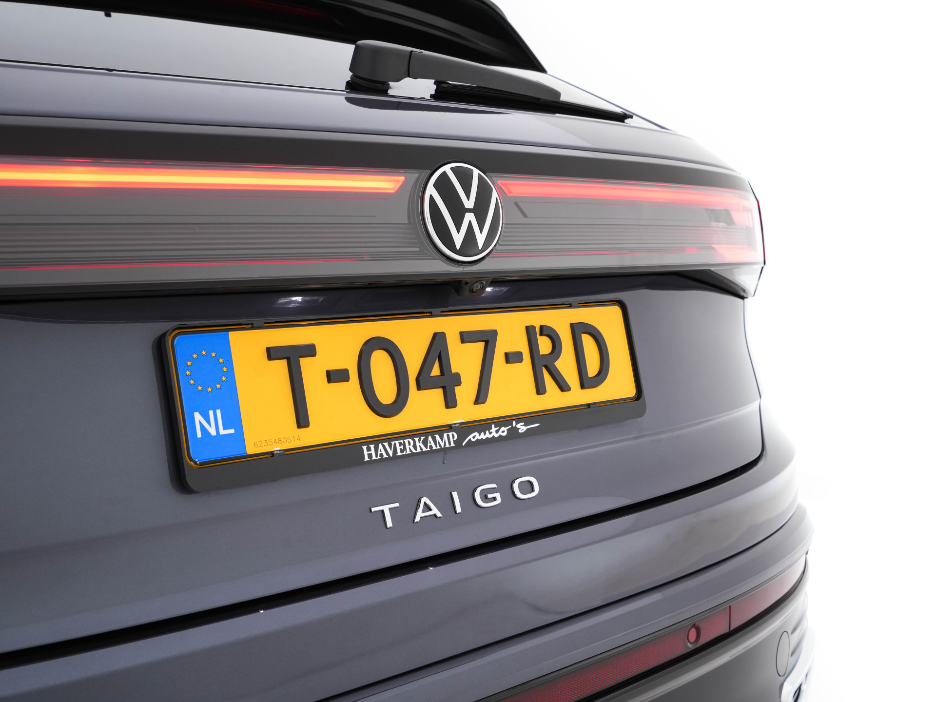 Volkswagen Taigo 1.5 TSI R-Line Aut. *PANO | ADAPTIVE-CRUISE | FULL-LED | BLINDSPOT | HEATED-SPORTSEATS | DIGI-COCKPIT | PRIVACY-GLASS | SHIFT-PADDLES | CAMERA | KEYLESS | NAVI-FULLMAP | ECC | PDC | 18''ALU*