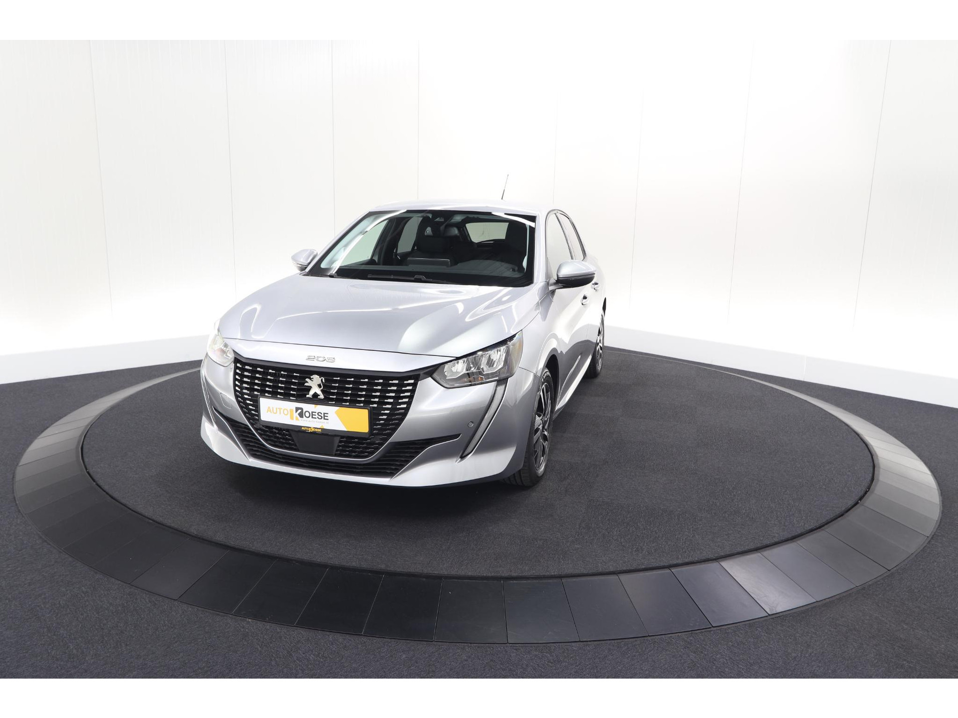 Peugeot 208 PureTech 100 EAT8 Allure | Adaptieve Cruise control |  Camera | Parkeersensoren voor + achter | Navigatie | Apple Carplay