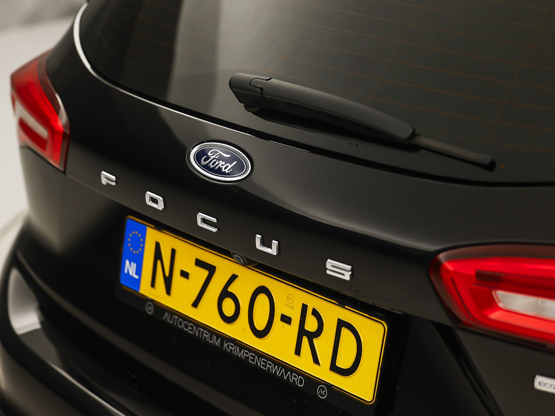 Ford Focus Wagon 1.0 EcoBoost ST Line Sport 125PK (APPLE CARPLAY, GROOT NAVI, STUUR/STOELVERWARMING, GETINT GLAS, CAMERA, ADAPTIVE CRUISE, SPORTSTOELEN, KEYLESS, LANE ASSIST, NIEUWSTAAT)