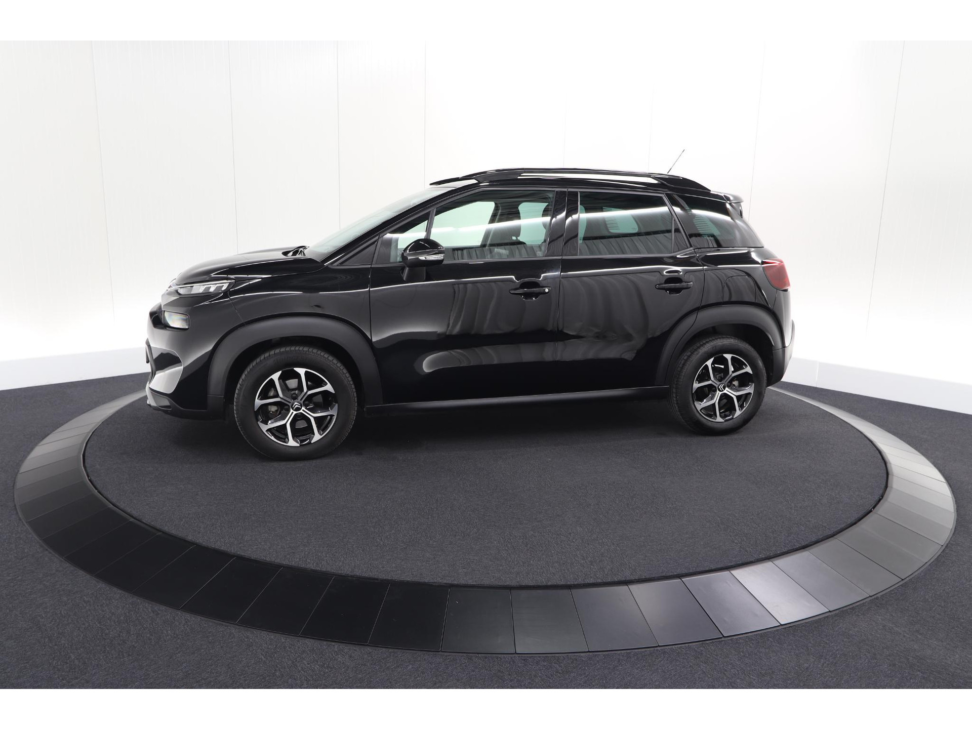 Citroen C3 Aircross PureTech 130 EAT6 Shine | Parkeersensoren | Apple Carplay | Stoelverwarming