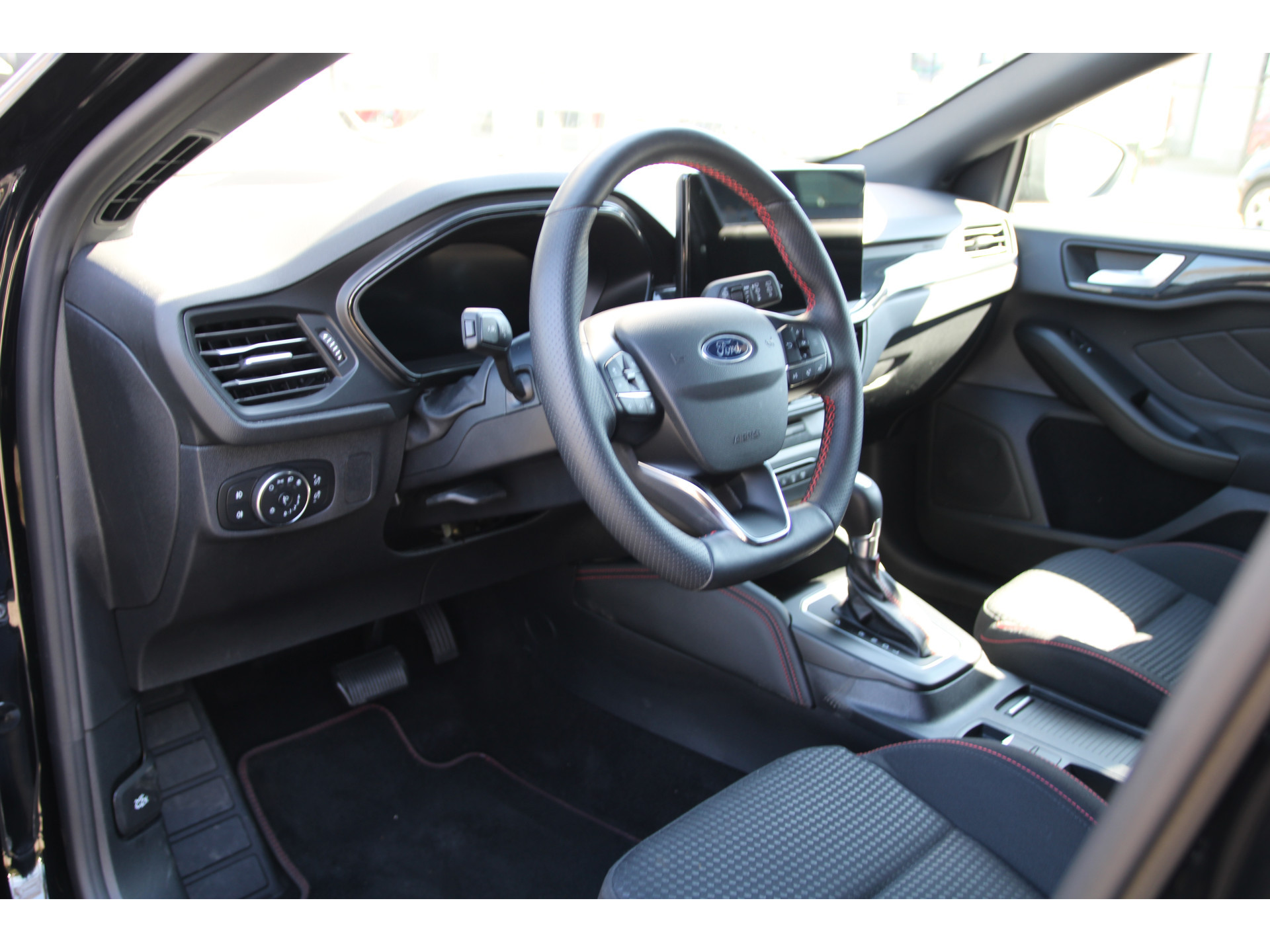 Ford Focus Wagon 1.0 EcoBoost 155 PK AUT. Hybrid ST Line X TREKHAAK AFNEEMBAAR | WINTER-PACK | HEAD-UP