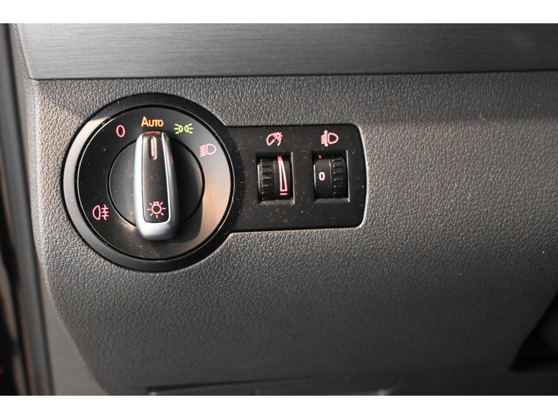 Volkswagen Touran 1.4 TSI Highline Automaat Clima Stoelverwarming Goed Onderhouden! Inruil Mogelijk!