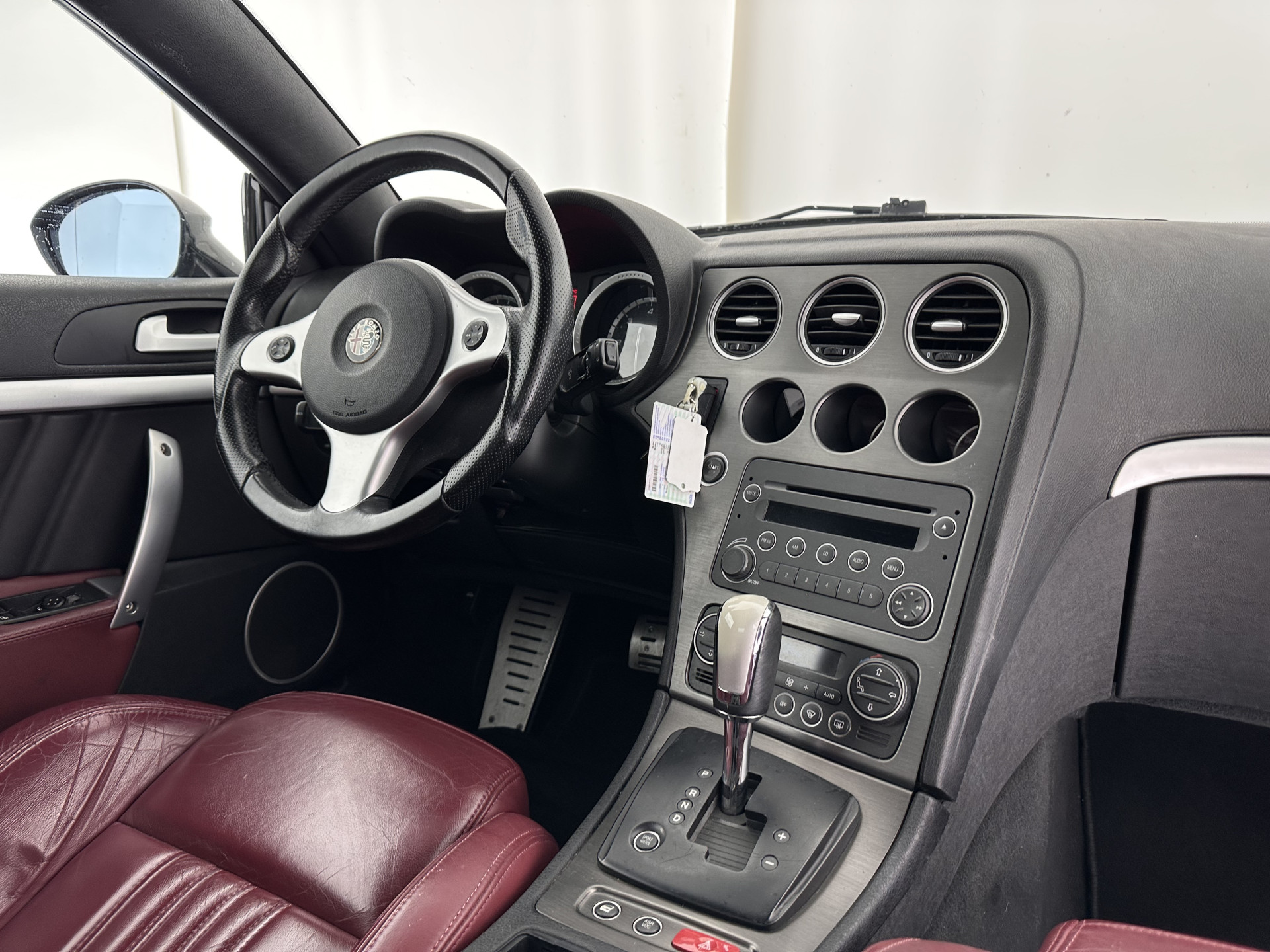 Alfa Romeo Spider 2.4 JTD Q-Tronic Exclusive TI-Sportpack Aut. *LUXURY-LEATHER | BI-XENON | SPORT-SEATS | ECC | SHIFTPADDLES | PDC | CRUISE | 19''ALU*