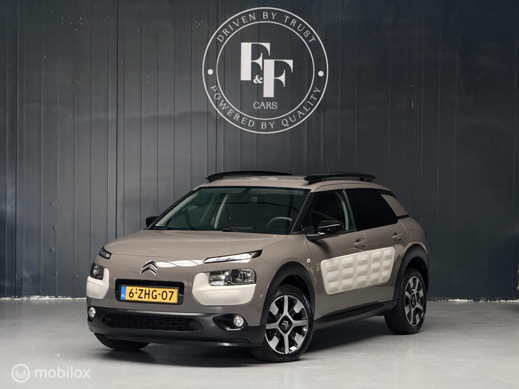 Citroën C4 Cactus 1.2 PureTech Shine|Automaat|NAP|Camera|Navi
