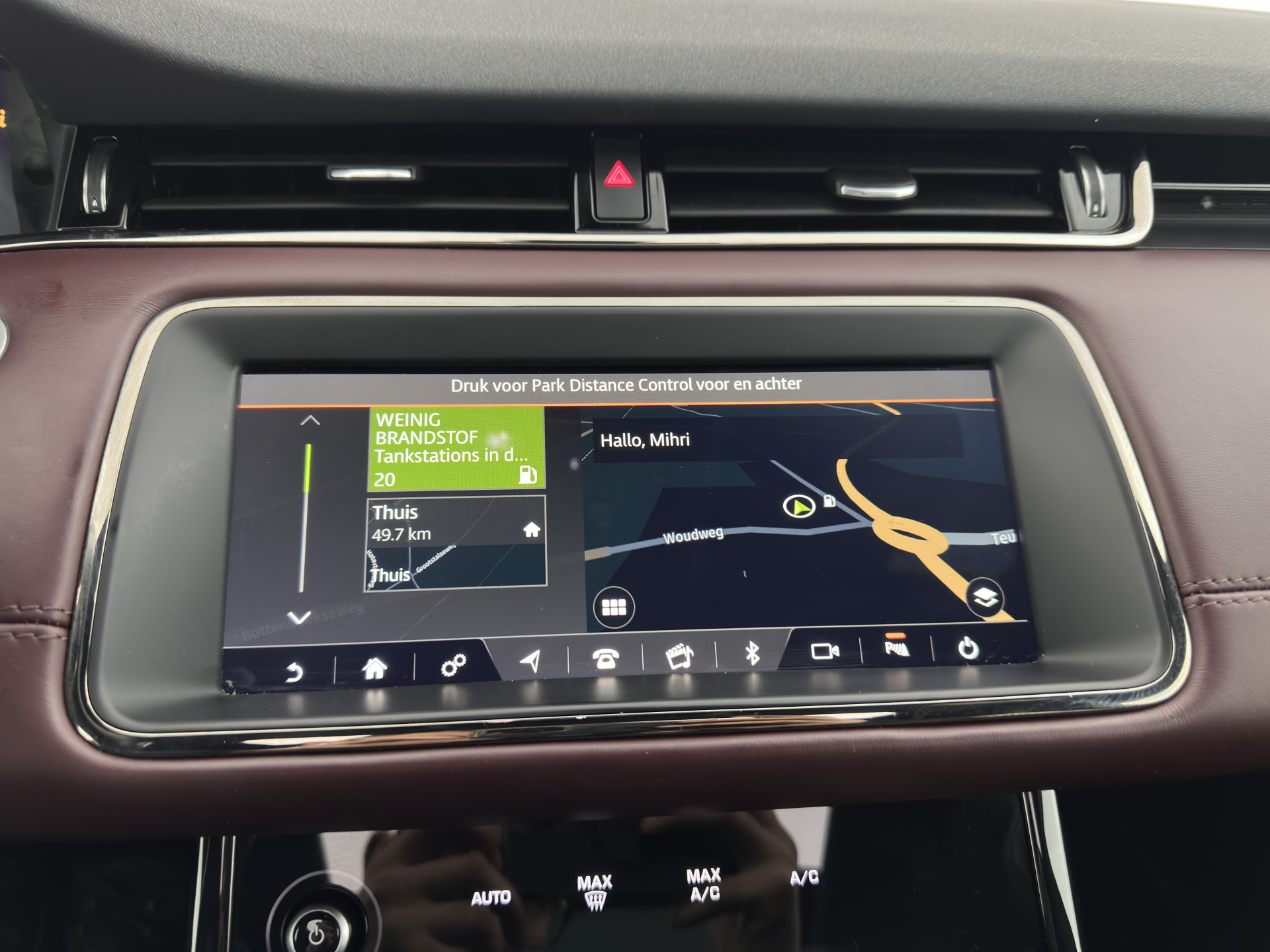 Land Rover Range Rover Evoque 2.0 D150 R-Dynamic *PANO | LEATHER | FULL-LED | NAVI-FULLMAP | CAMERA | KEYLESS | ECC | TOPVIEW | CARPLAY | HEATED-COMFORTSEATS | PDC | CRUISE | PRIVACY-GLASS | 20''ALU*