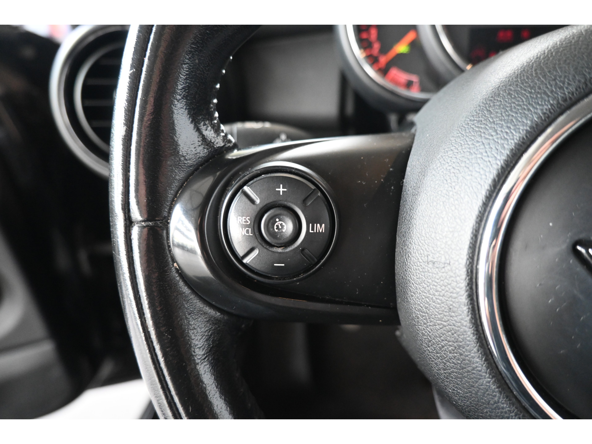 MINI 3-Deurs 1.2 One Business Airco Cruise Lichtmetaal PDC Stoelverwarming Rijklaarprijs! Inruil Mogelijk!