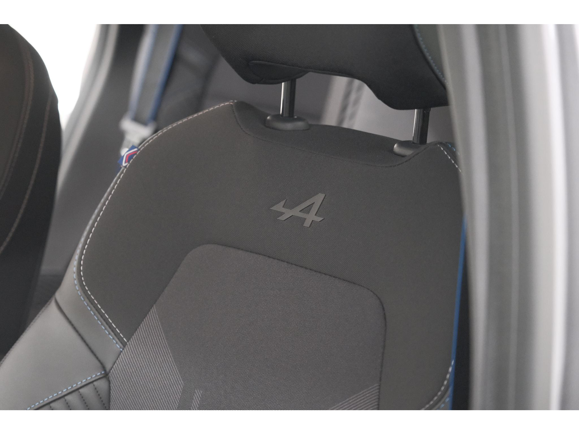 Renault Captur 1.8 E-Tech Full Hybrid 160 Esprit Alpine | 360 Camera | Dodehoekdetectie | Adaptieve Cruise Control