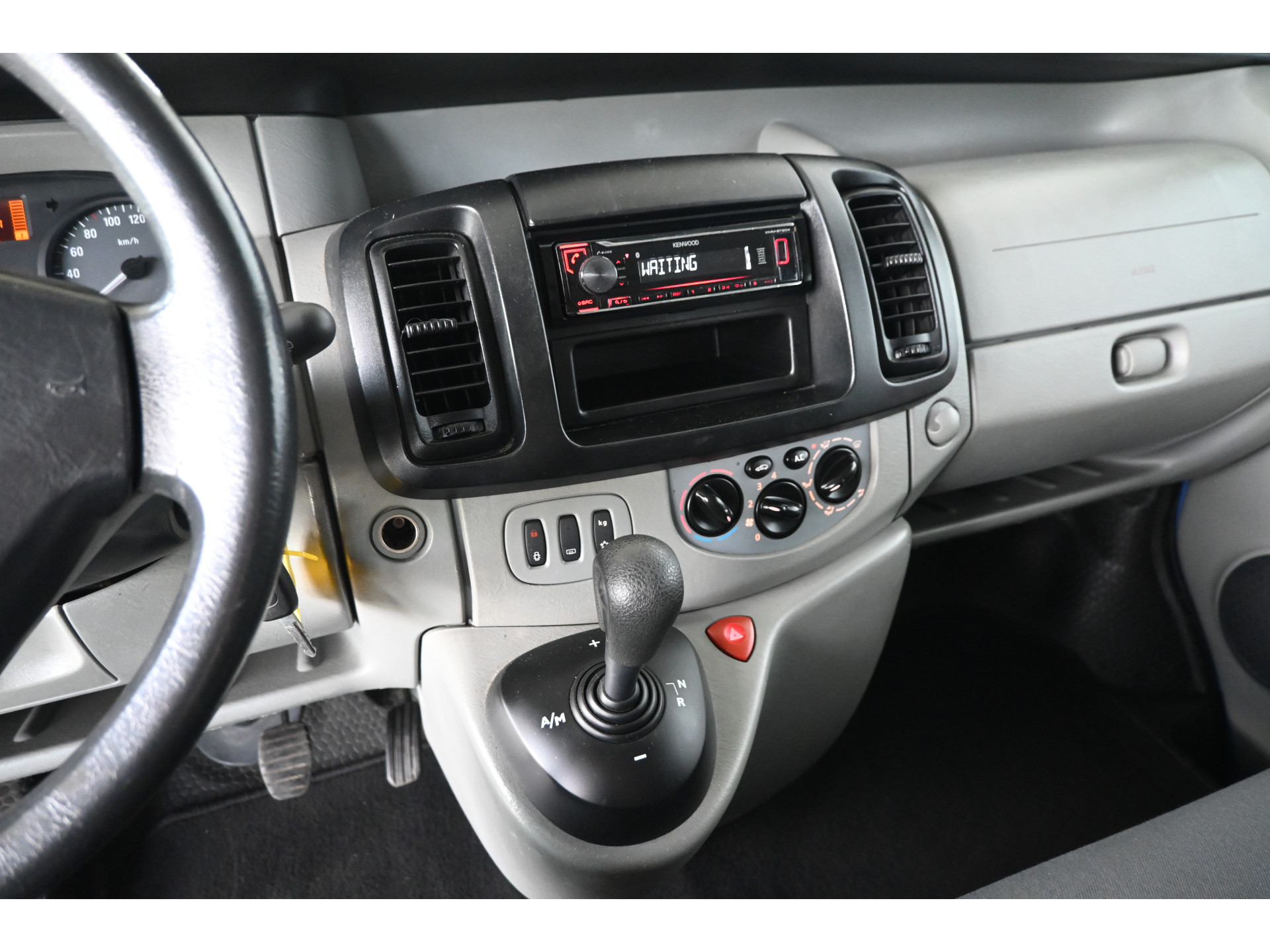 Opel Vivaro Combi 2.5 CDTI L1H1 Automaat 9 Persoons Airco Trekhaak Rijklaarprijs! Inruil Mogelijk!