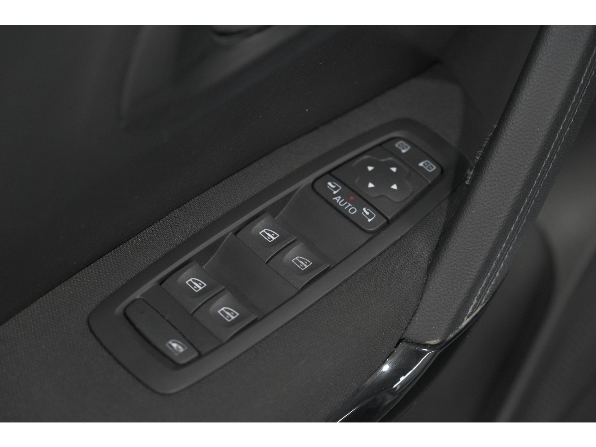 Renault Kadjar 1.3 TCe 140 Zen | Trekhaak | Apple Carplay | Navigatie | Parkeersensoren voor + Achter