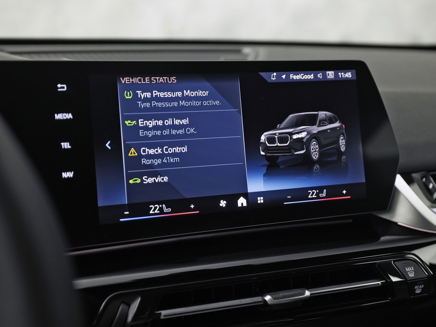 BMW X1 xDrive25e Sport Automaat 245Pk (APPLE CARPLAY, HEAD-UP DISPLAY, 360 CAMERA, GETINT GLAS, LEDER, STOELVERWARMING, ZWARTE HEMEL, NIEUWSTAAT)