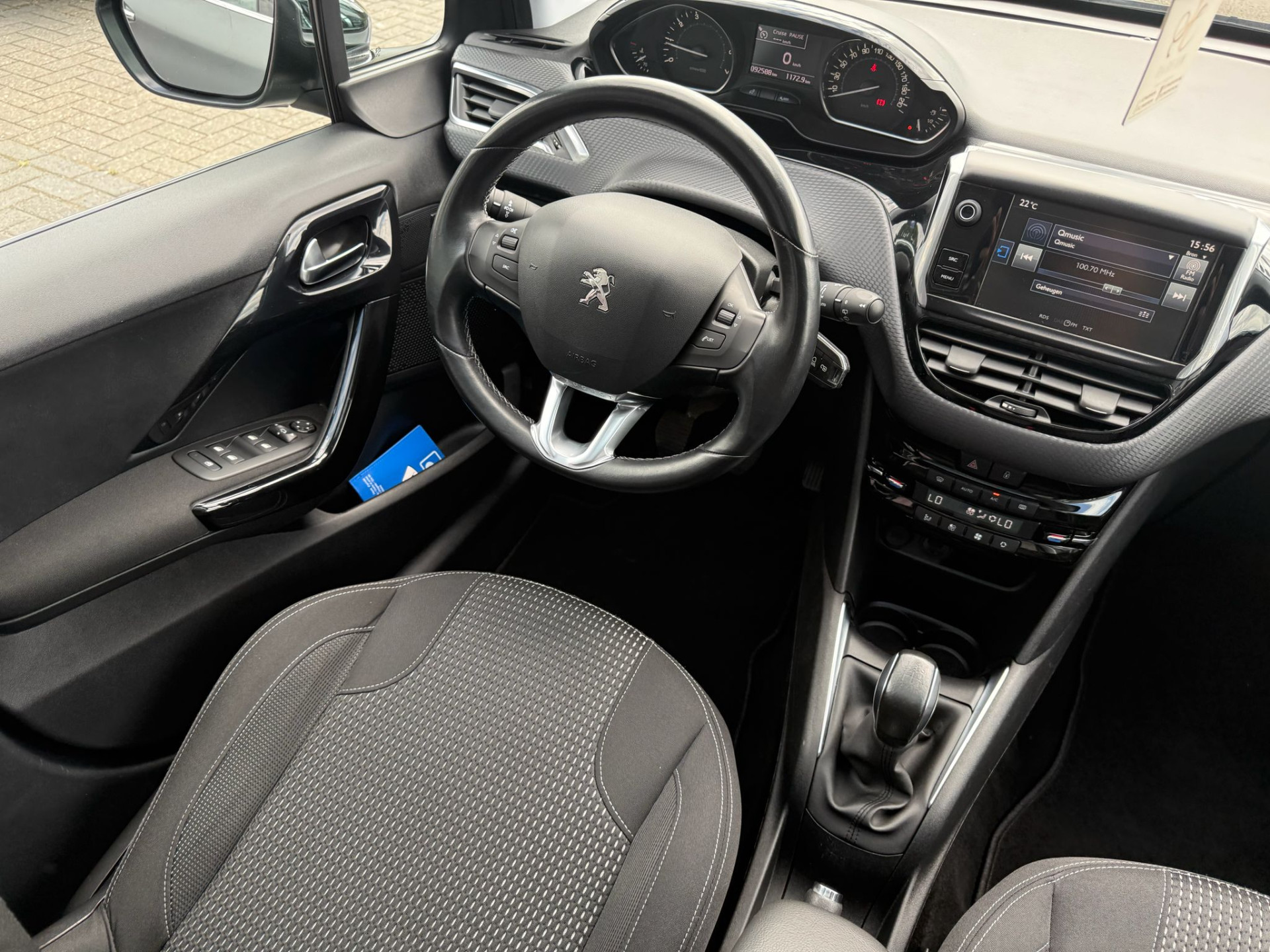 Peugeot 208 1.2 110PK Allure | 2E EIGENAAR | 3/6/12MND GARANTIE | PANO | DAB | CARPLAY | NAVI | CRUISE | JBL | AIRCO | TREKHAAK | MAT |