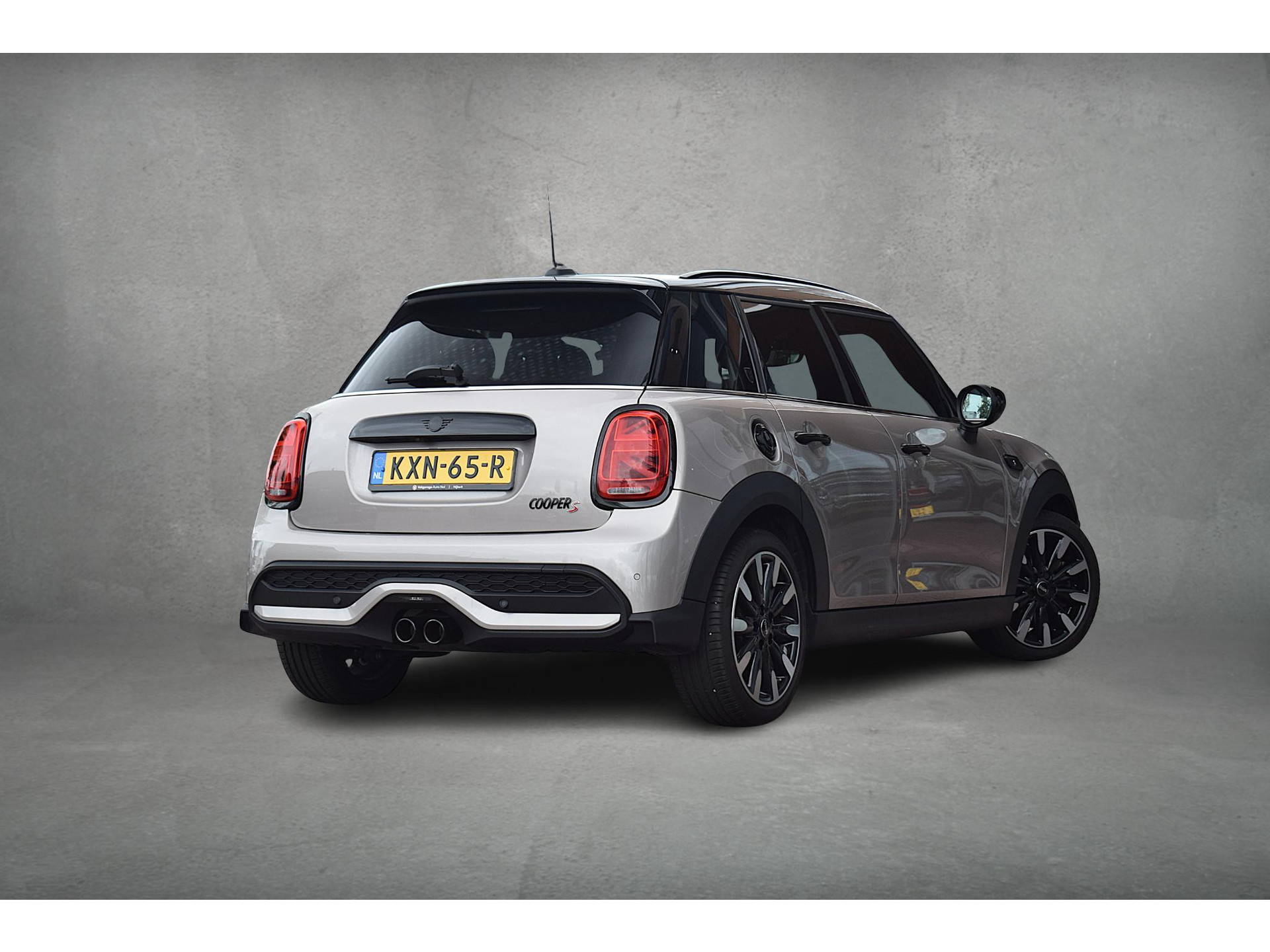 MINI 5-Deurs 2.0 Cooper S MINI Yours | Pano | Leer | H/K | HUD | Stuur-en Stoelverwarming